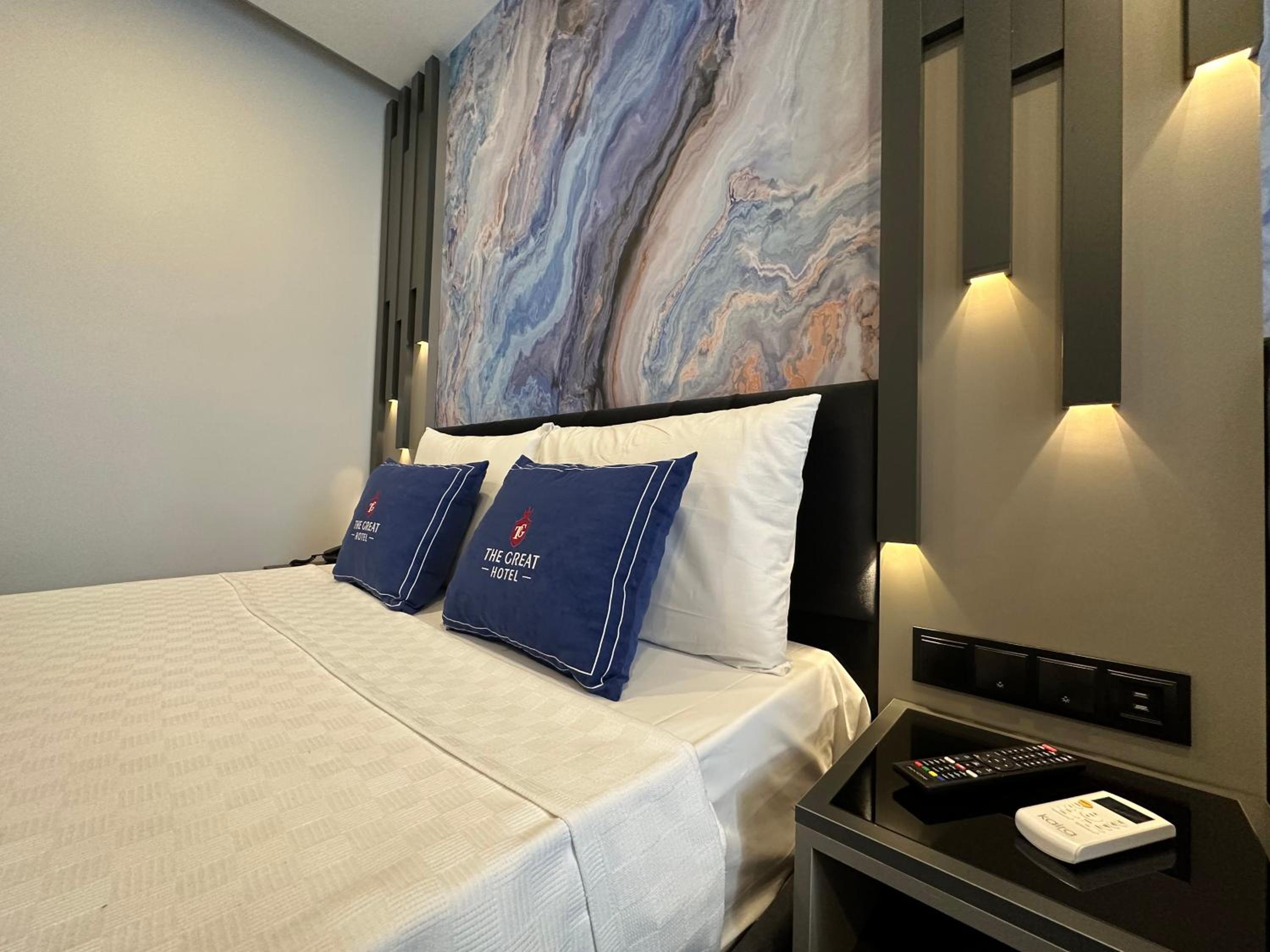 Deluxe Double or Twin Room - Photo 14