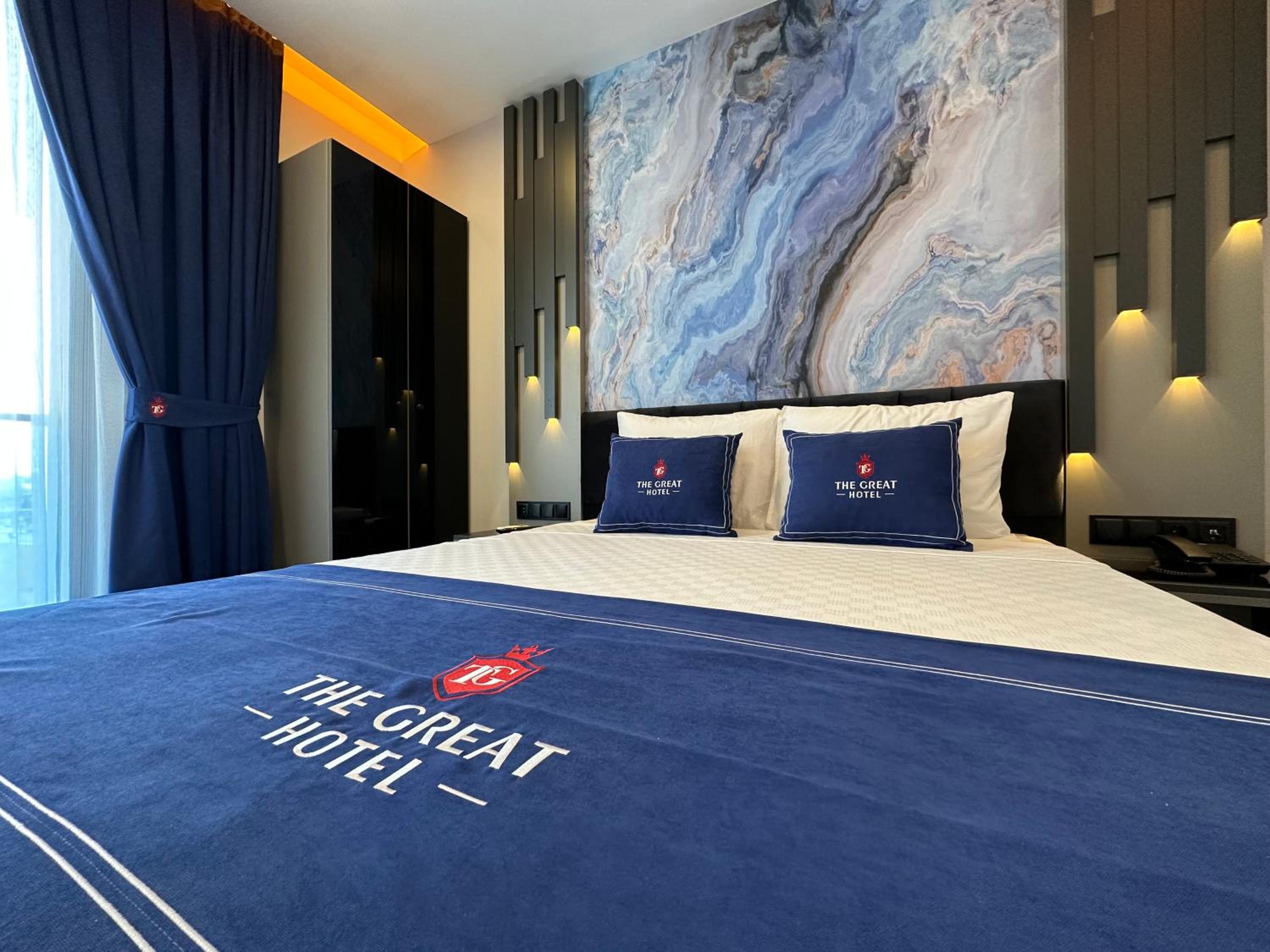 Deluxe Double or Twin Room - Photo 13