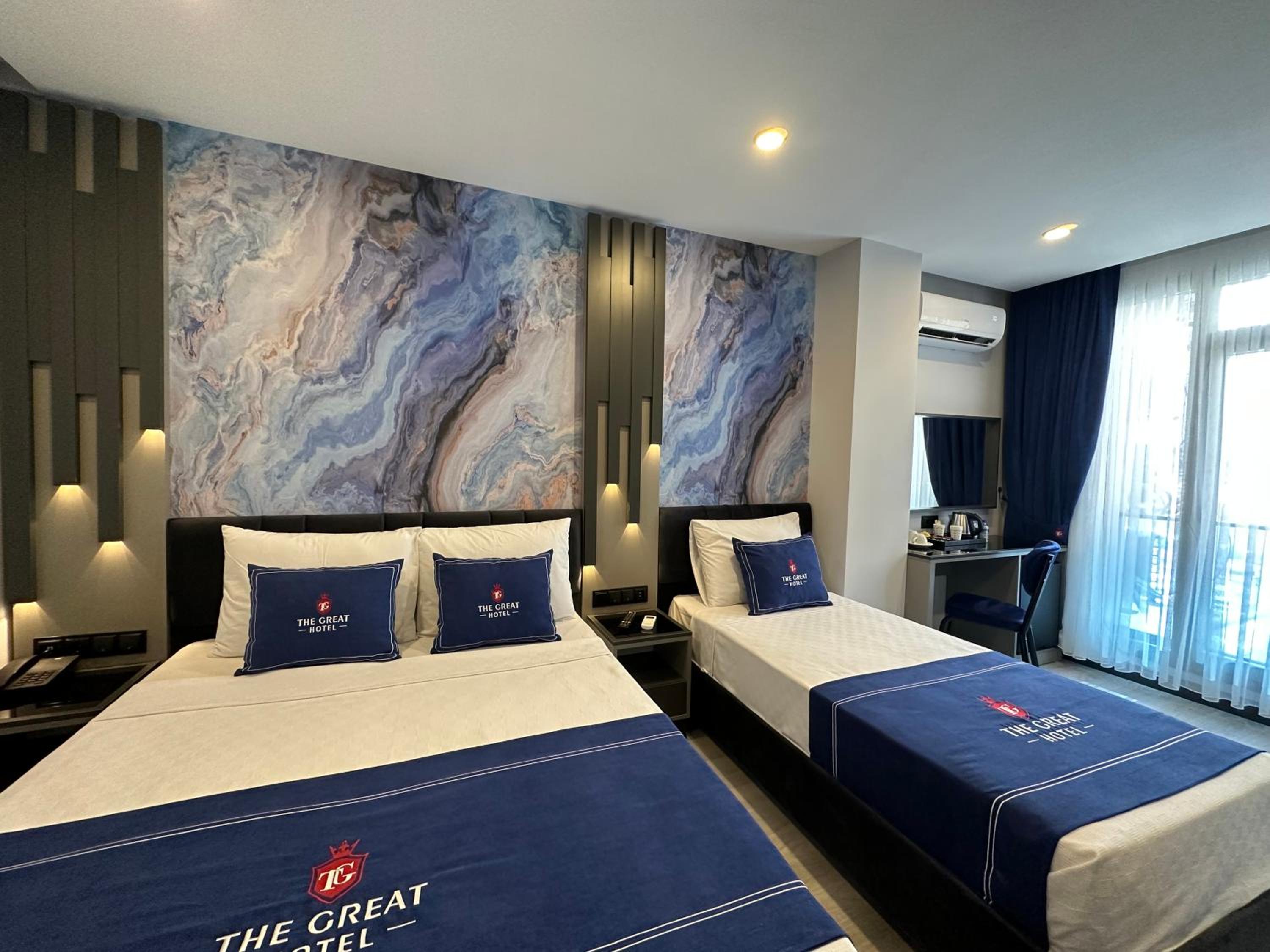 Deluxe Triple Room - Photo 5