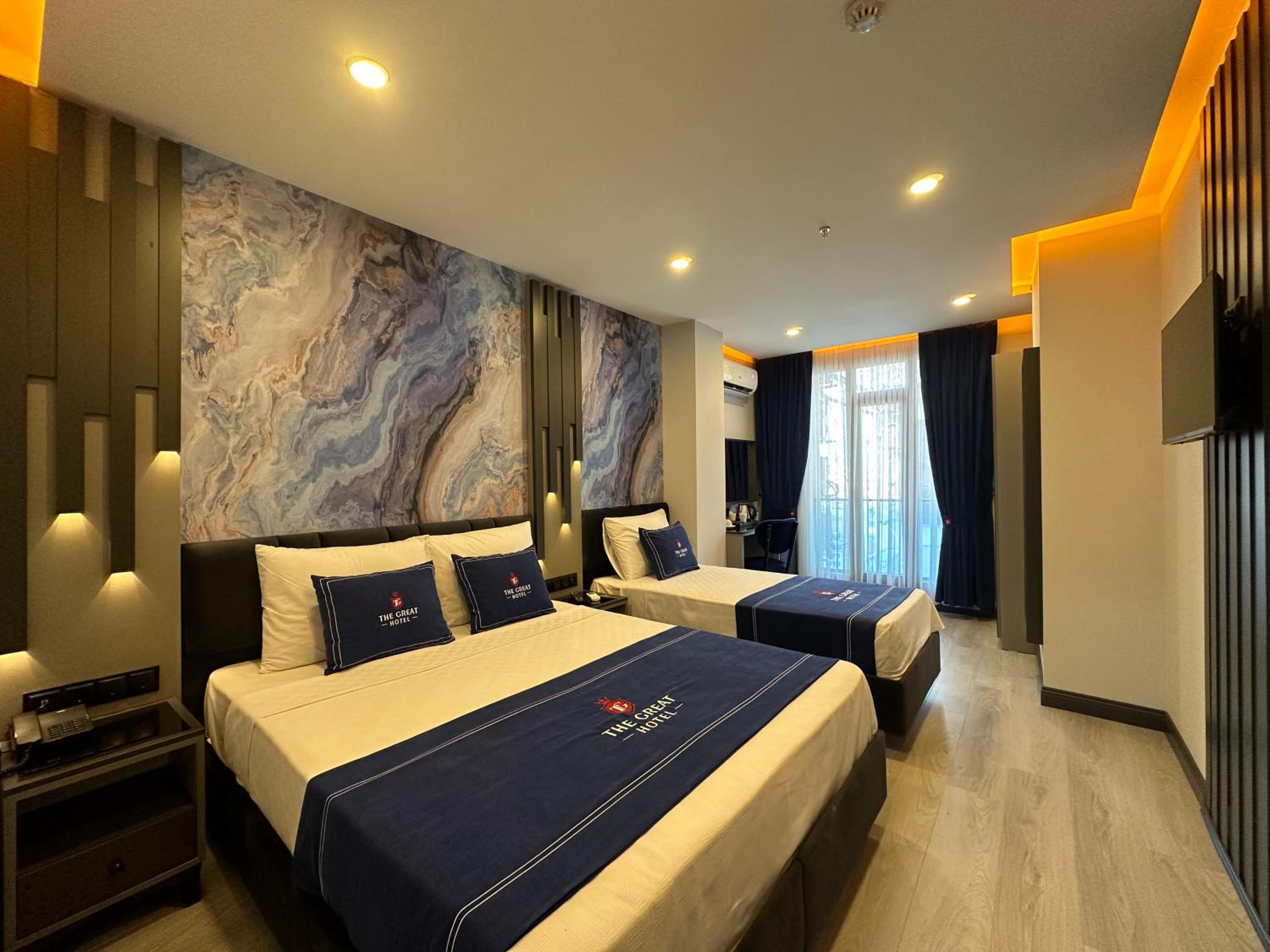 Deluxe Double or Twin Room - Photo 10