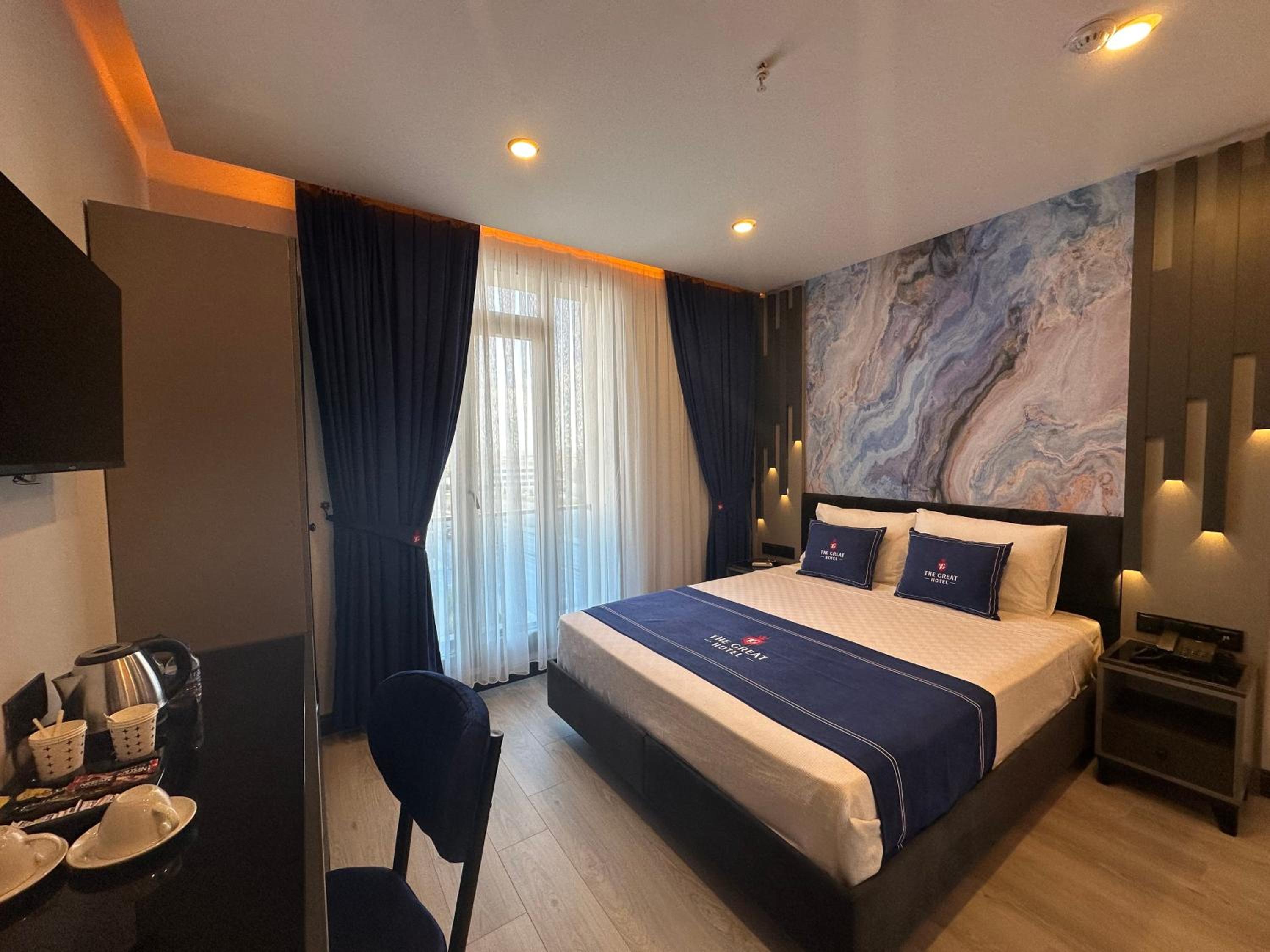 Deluxe Double or Twin Room - Photo 4