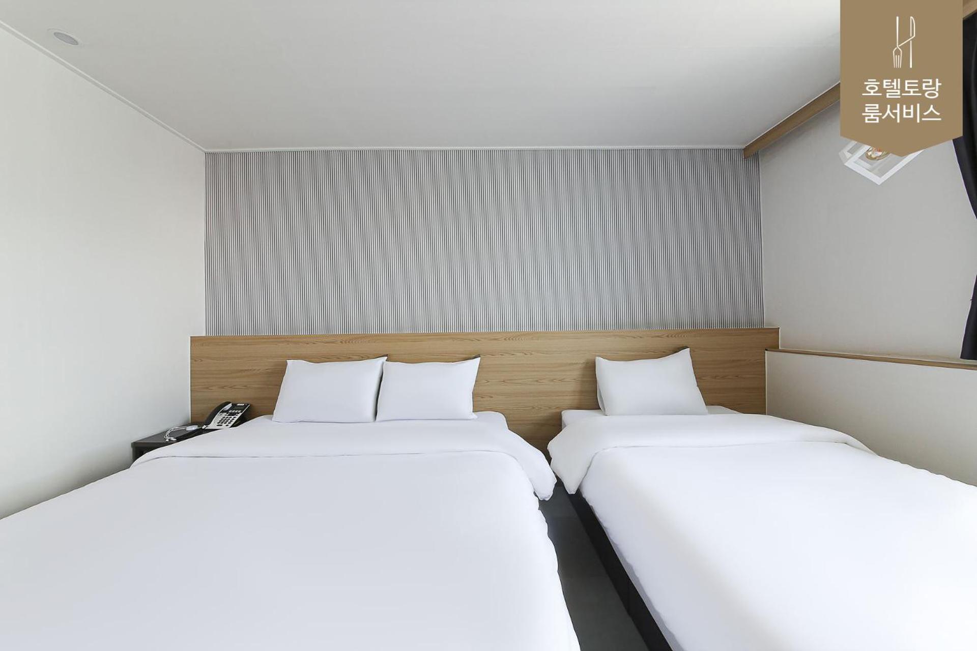 Deluxe Twin Room - Photo 14