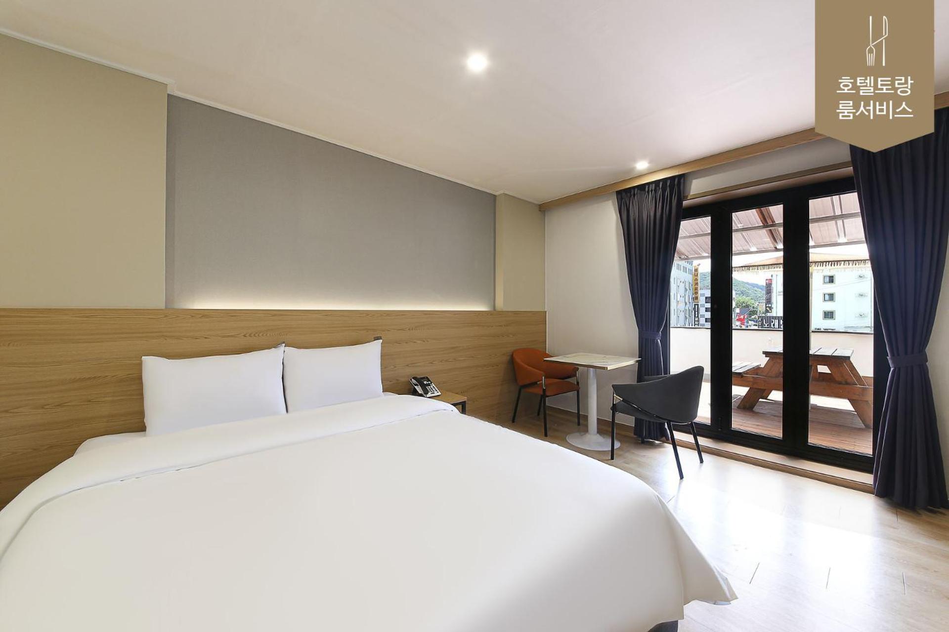 Suite with Terrace - Photo 6