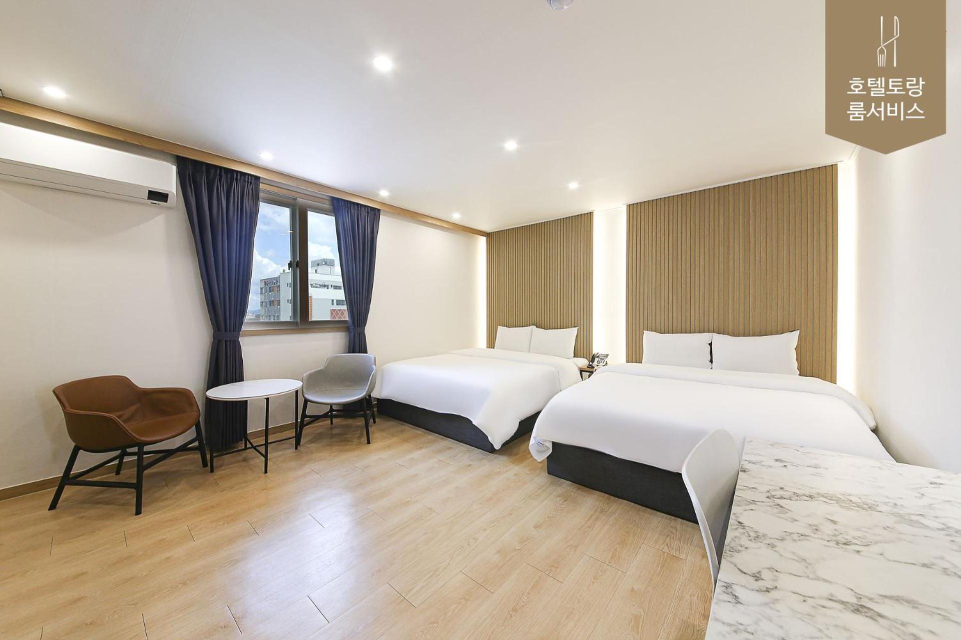 Family Twin Room - Photo 16