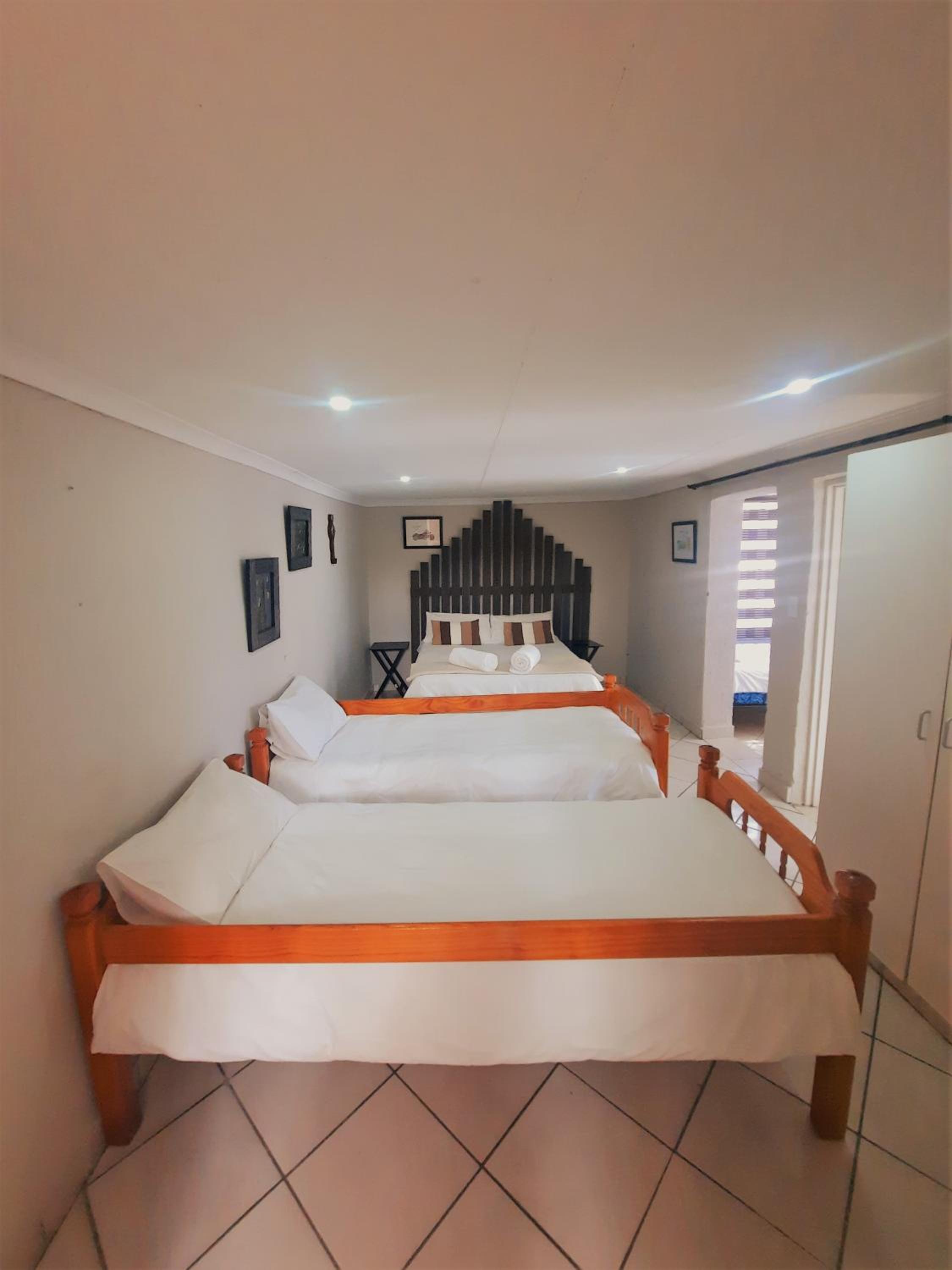 Two-Bedroom Chalet - Photo 3