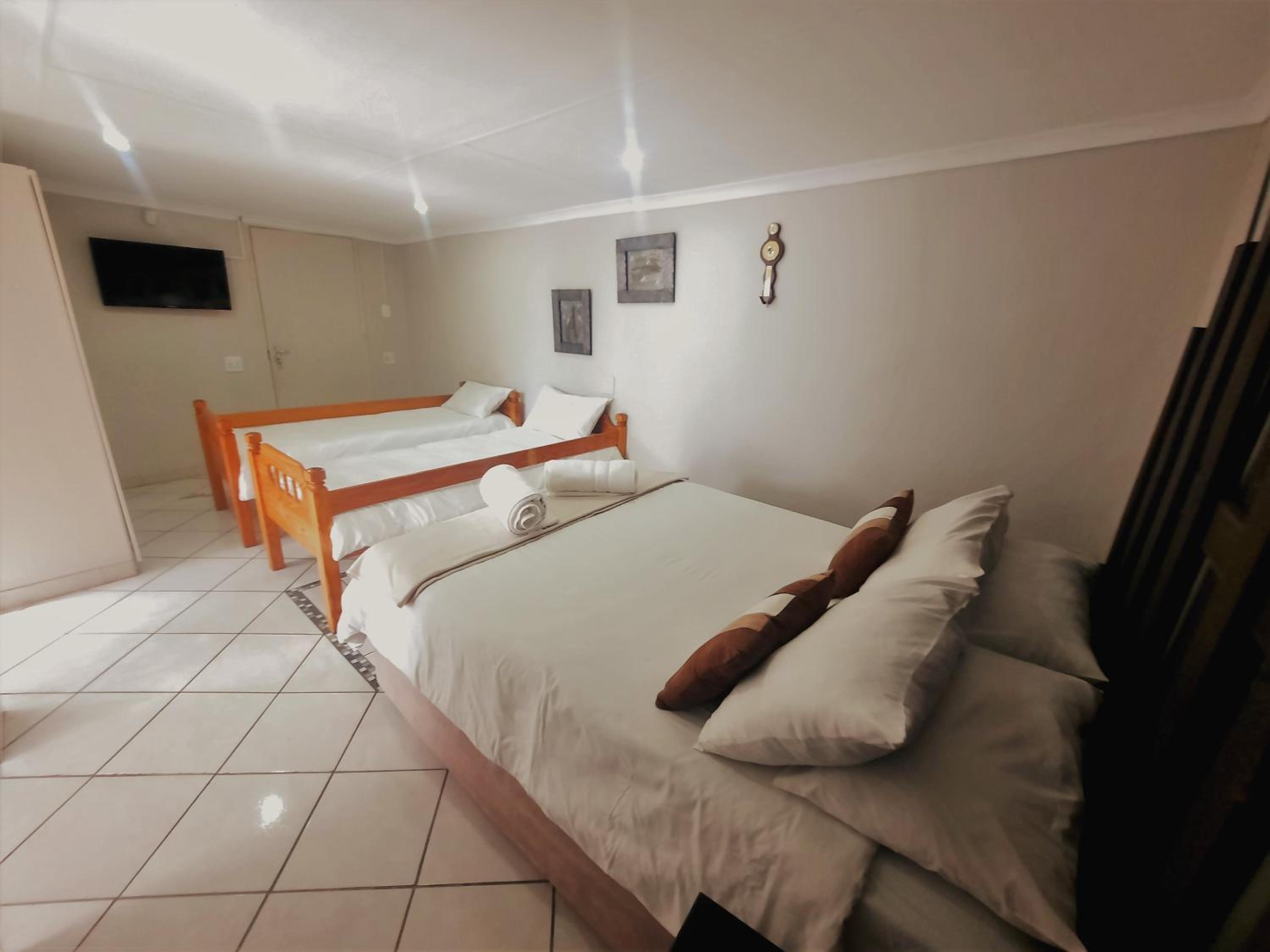 Two-Bedroom Chalet - Photo 4