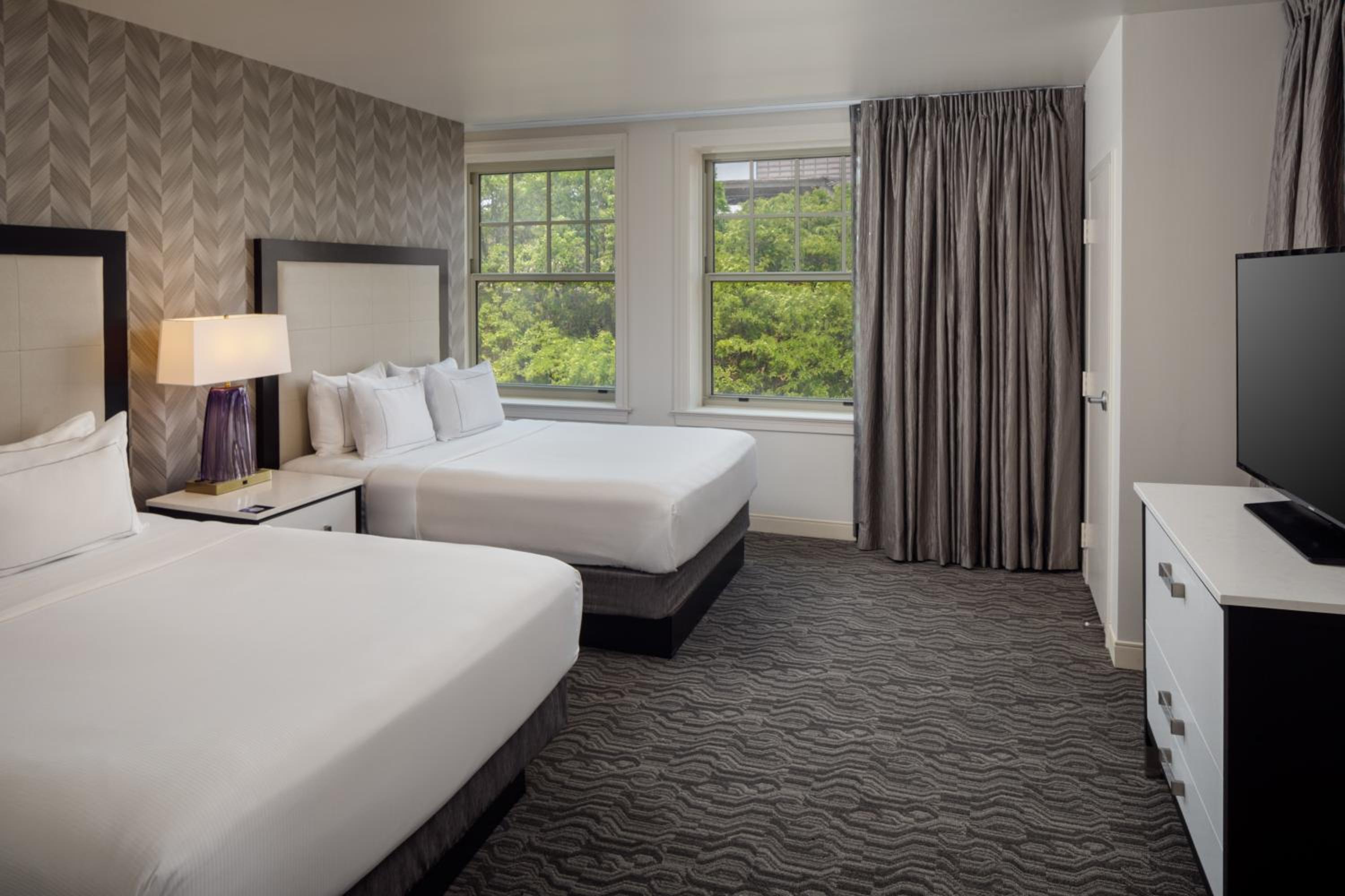 Corner Suite with Two Queen Beds - Photo 3