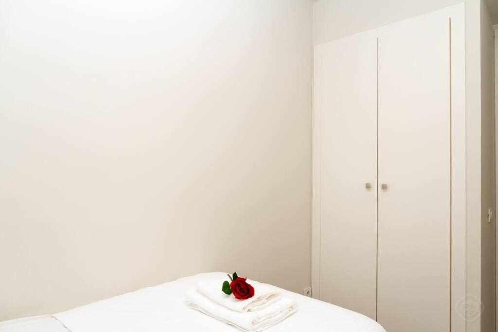 Three-Bedroom Apartment photo 3