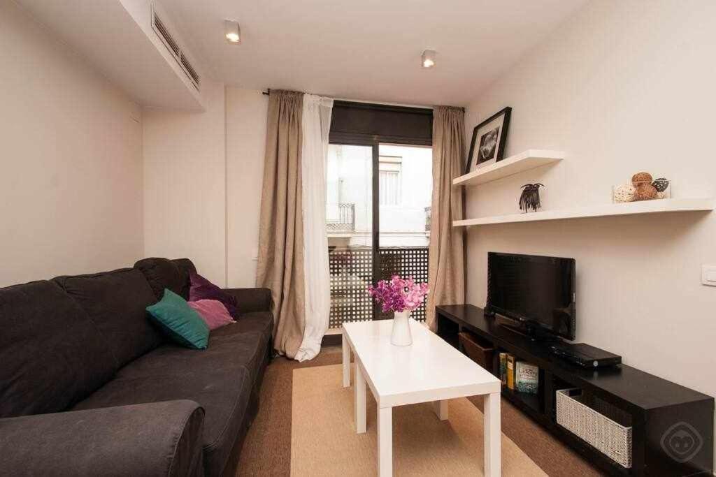 Three-Bedroom Apartment photo 2