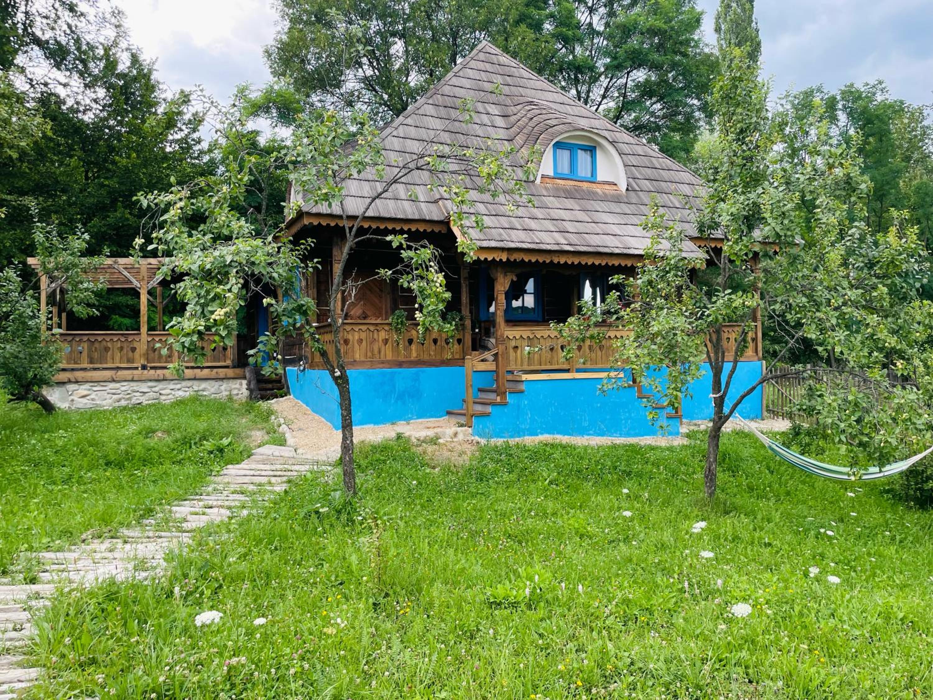 Three-Bedroom House photo 2