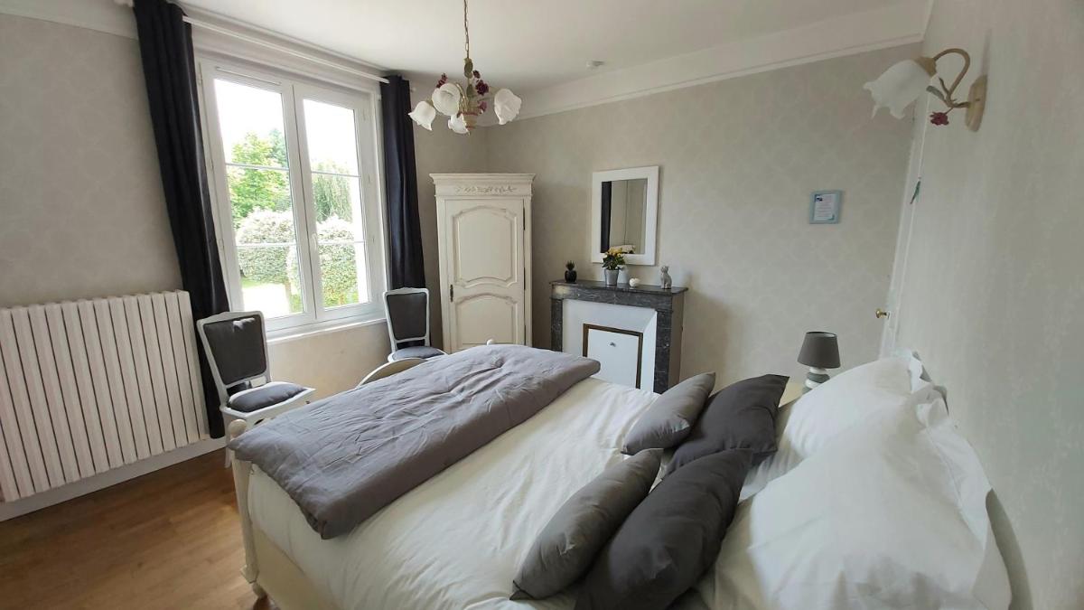 Triple Room with Private Bathroom photo 2