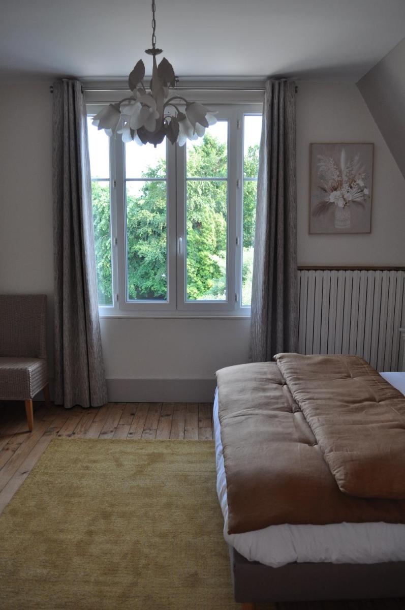 Triple Room with Private Bathroom photo 3