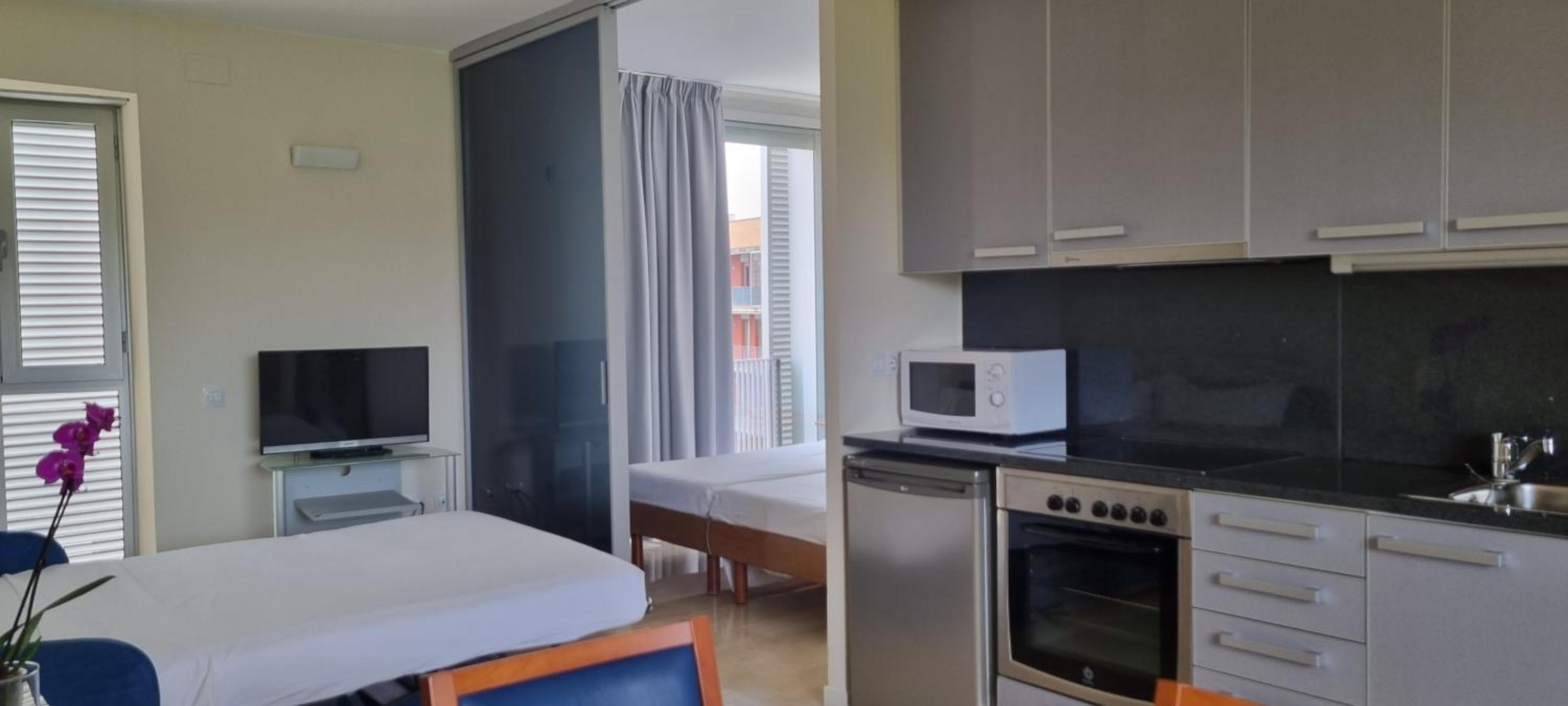 One-Bedroom Apartment (3 Adults + 1 Child) photo 2