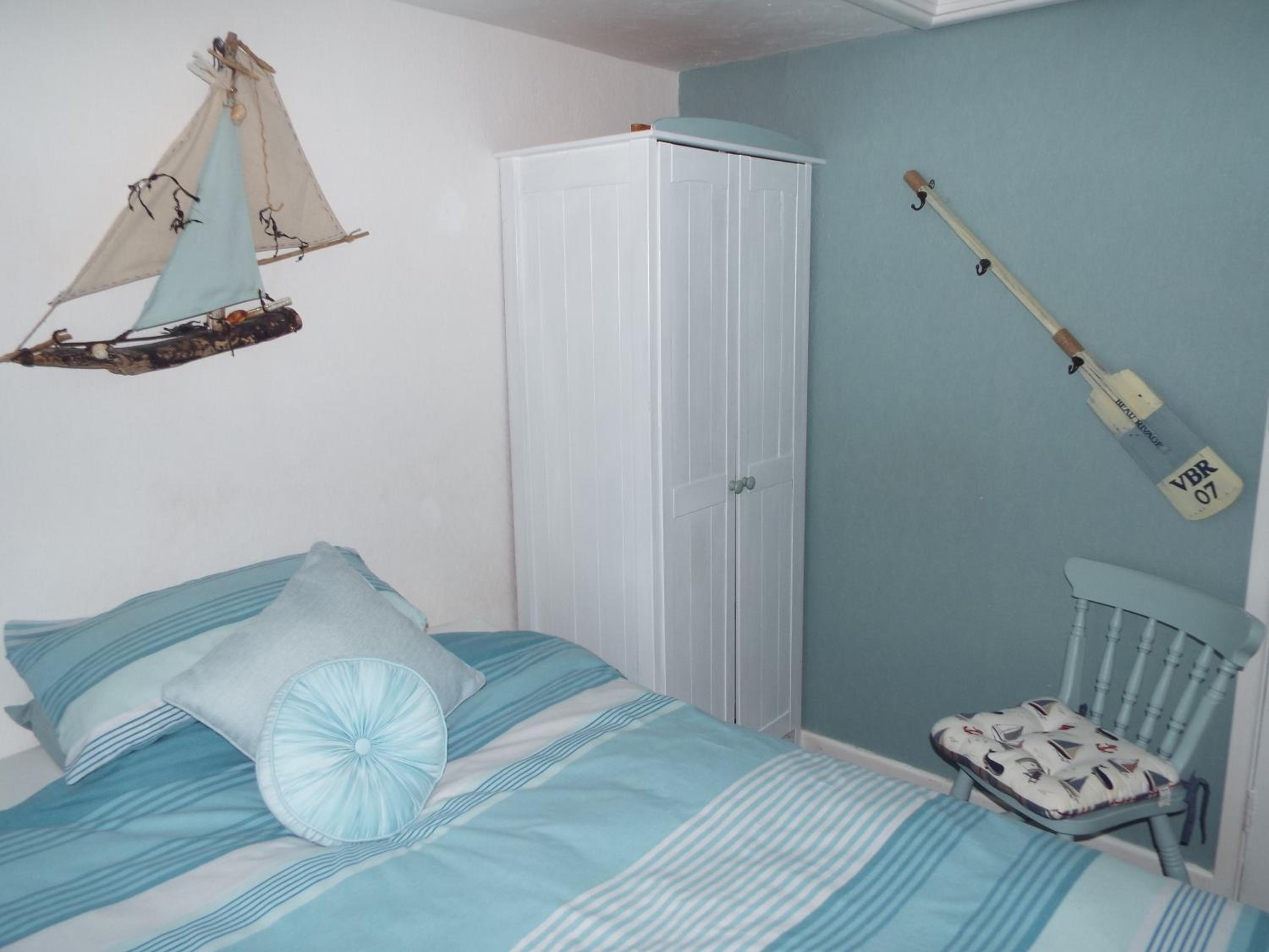 Standard Twin Room With Shared Bathroom photo 2
