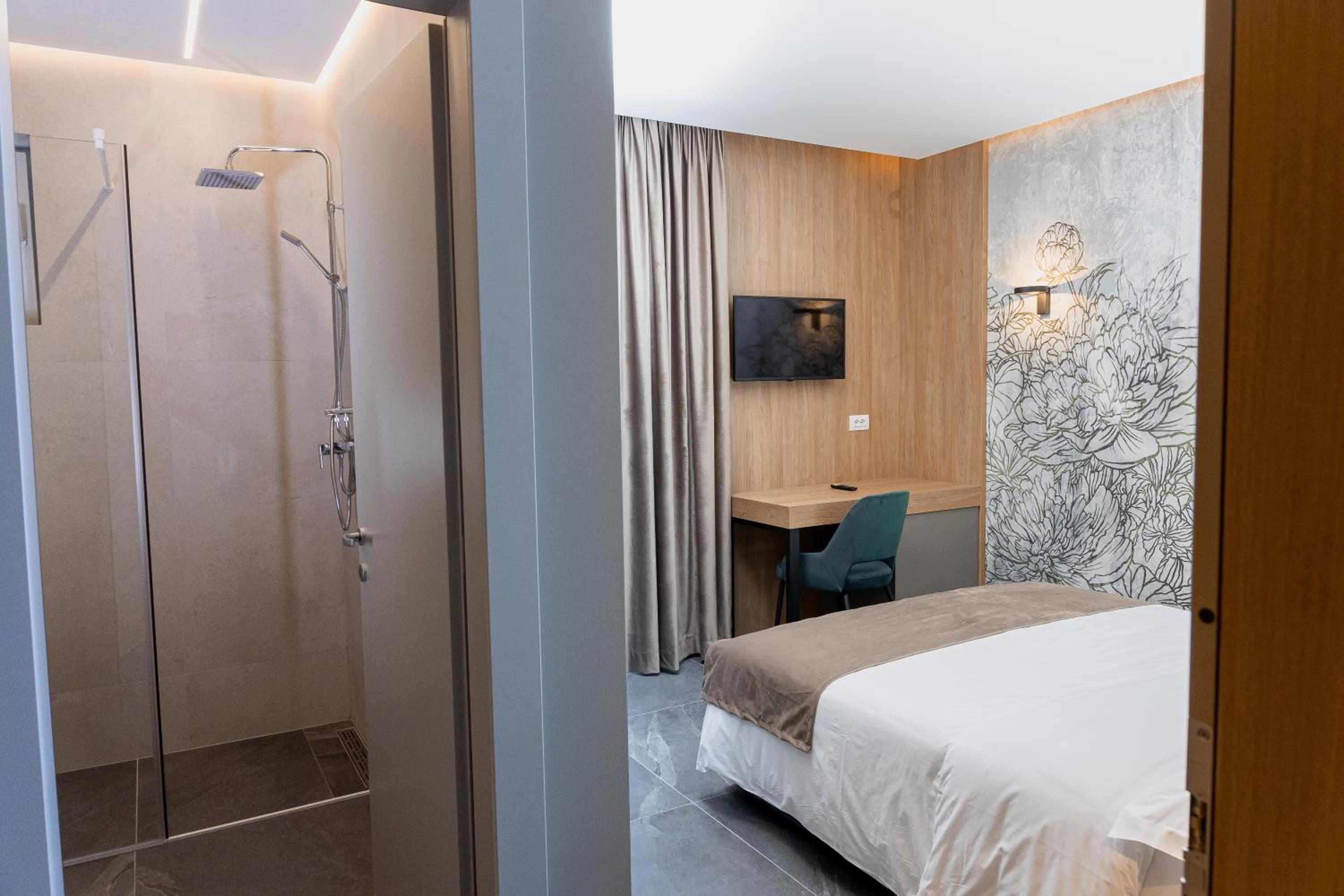 Double or Twin Room with Balcony photo 1