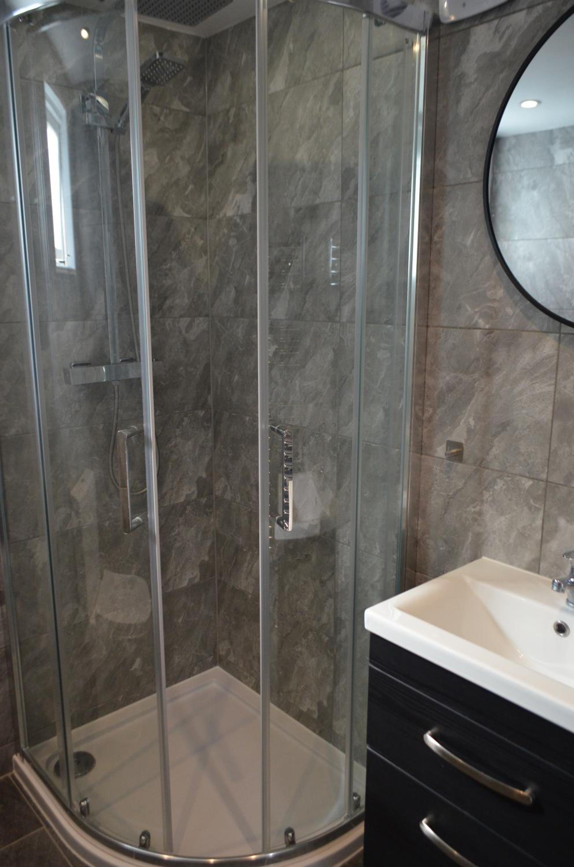 Budget Double Room (External Private Bathroom)  - Photo 3