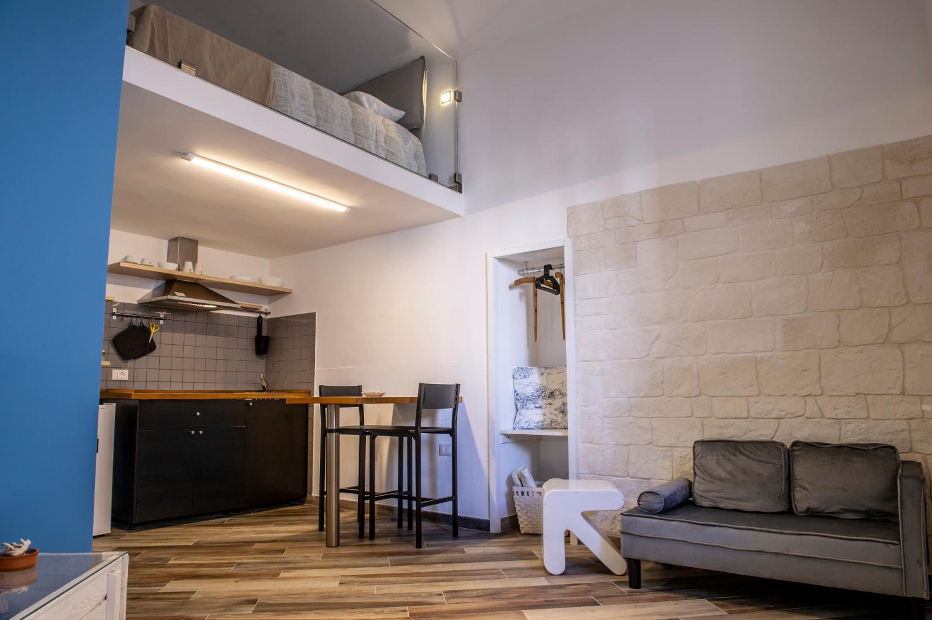 One-Bedroom Apartment