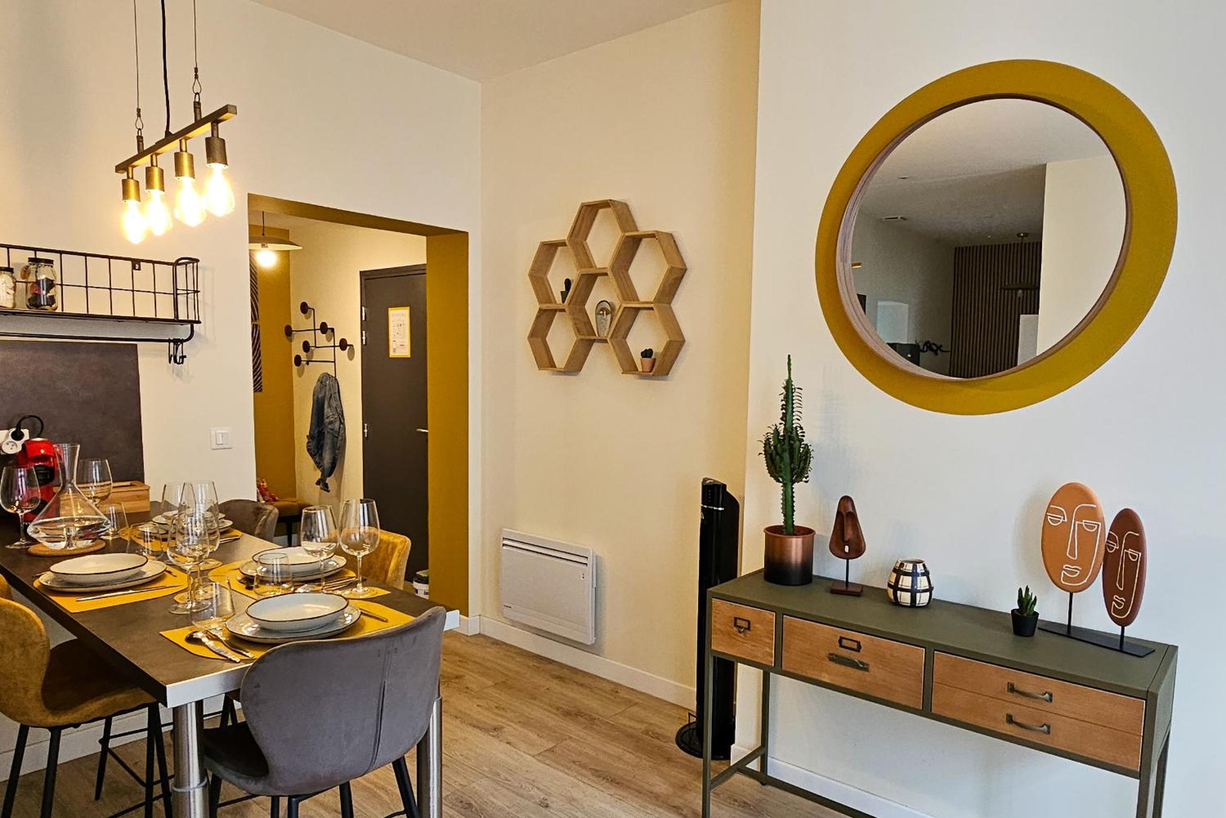 Deluxe Apartment