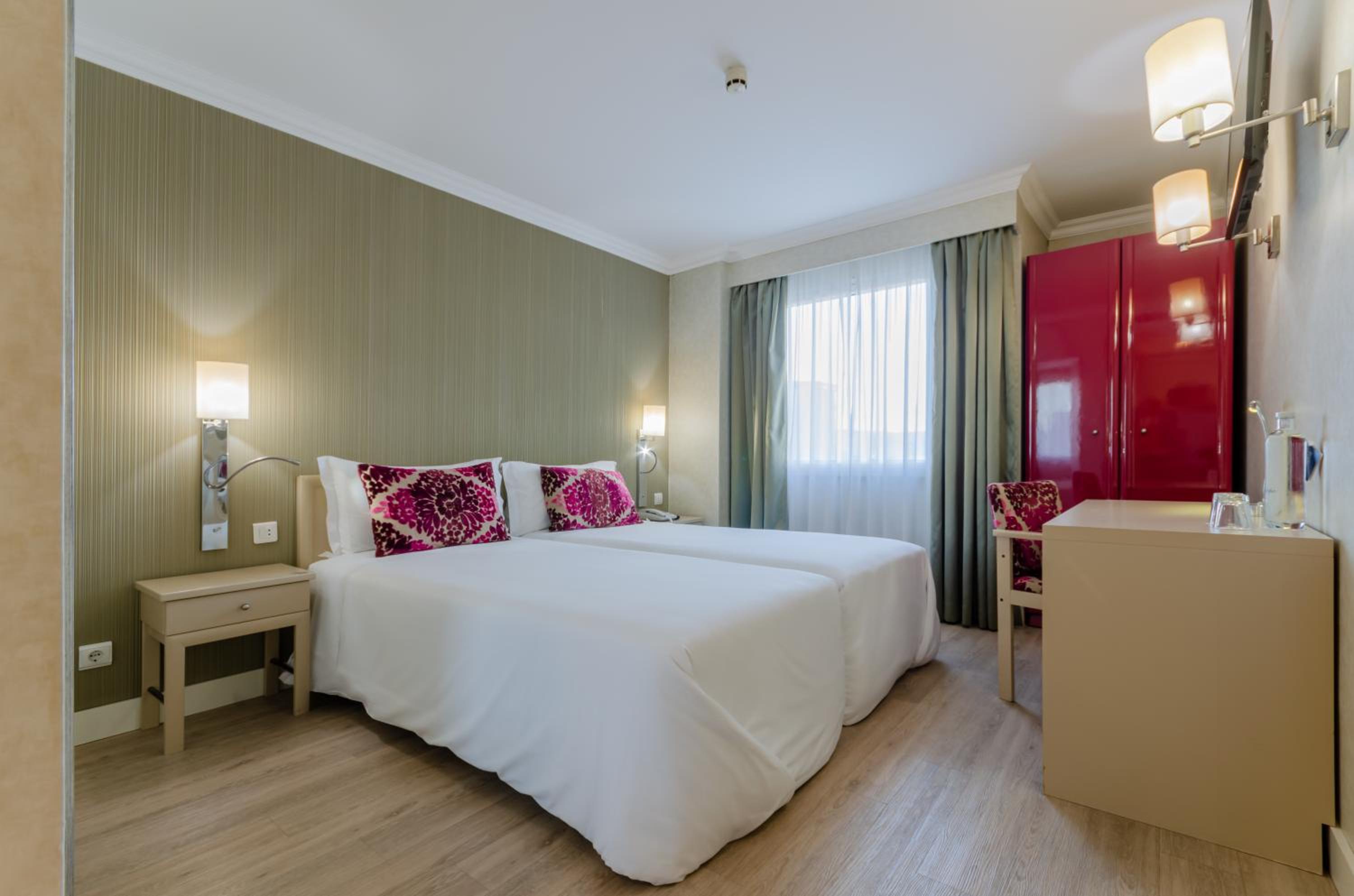 Double or Twin Room - Photo 18