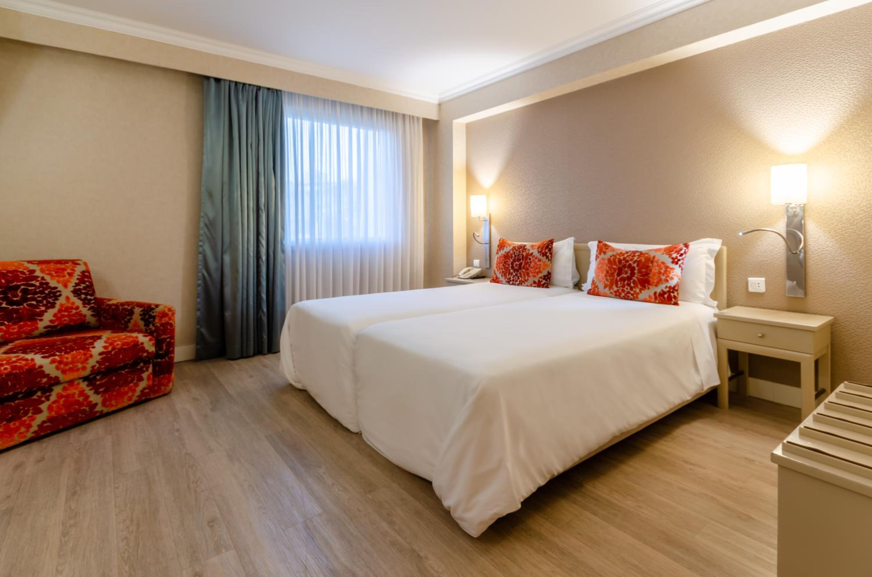 Double or Twin Room - Photo 14