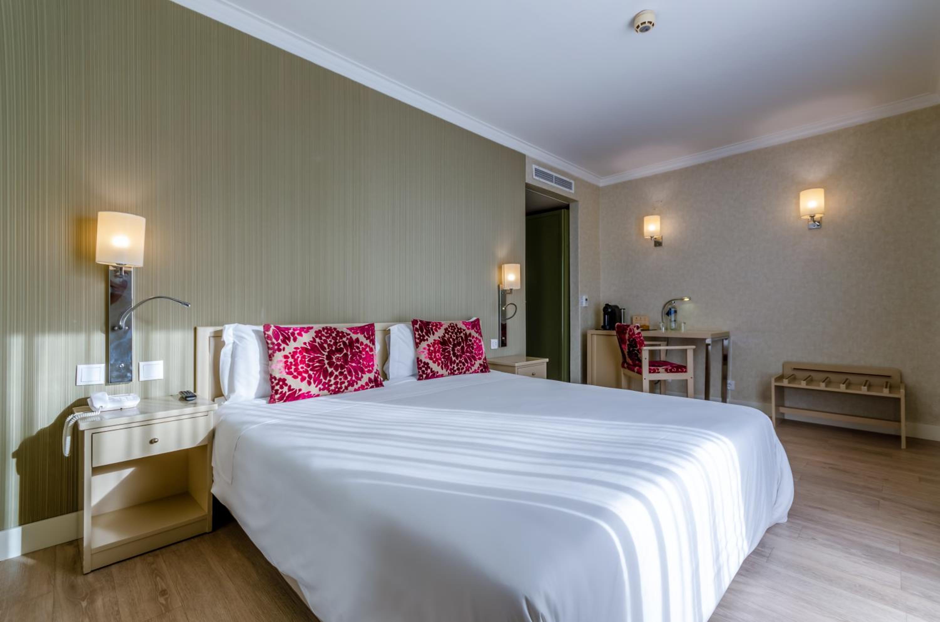 Double or Twin Room - Photo 1