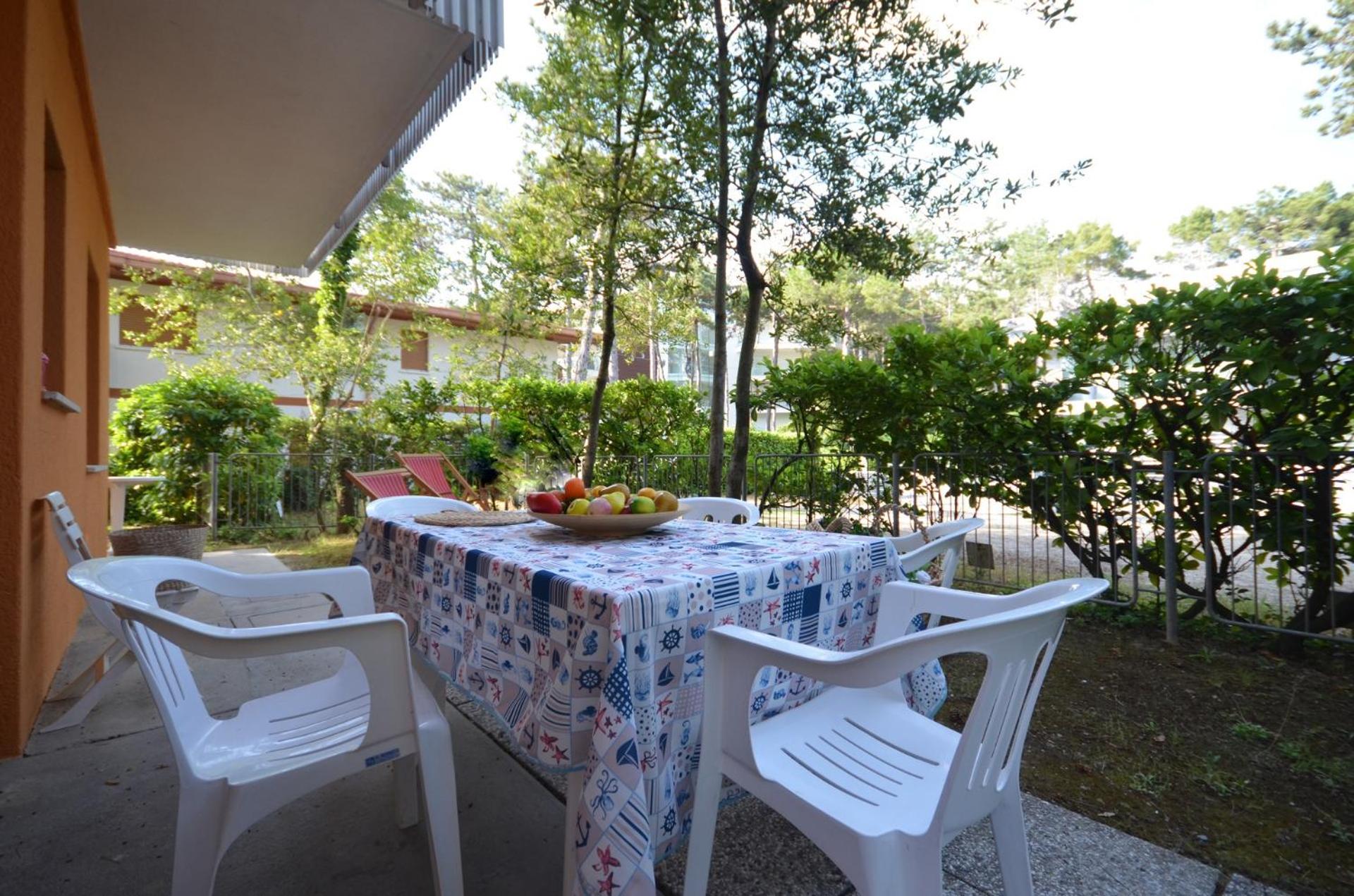 Apartment with Garden View photo 2