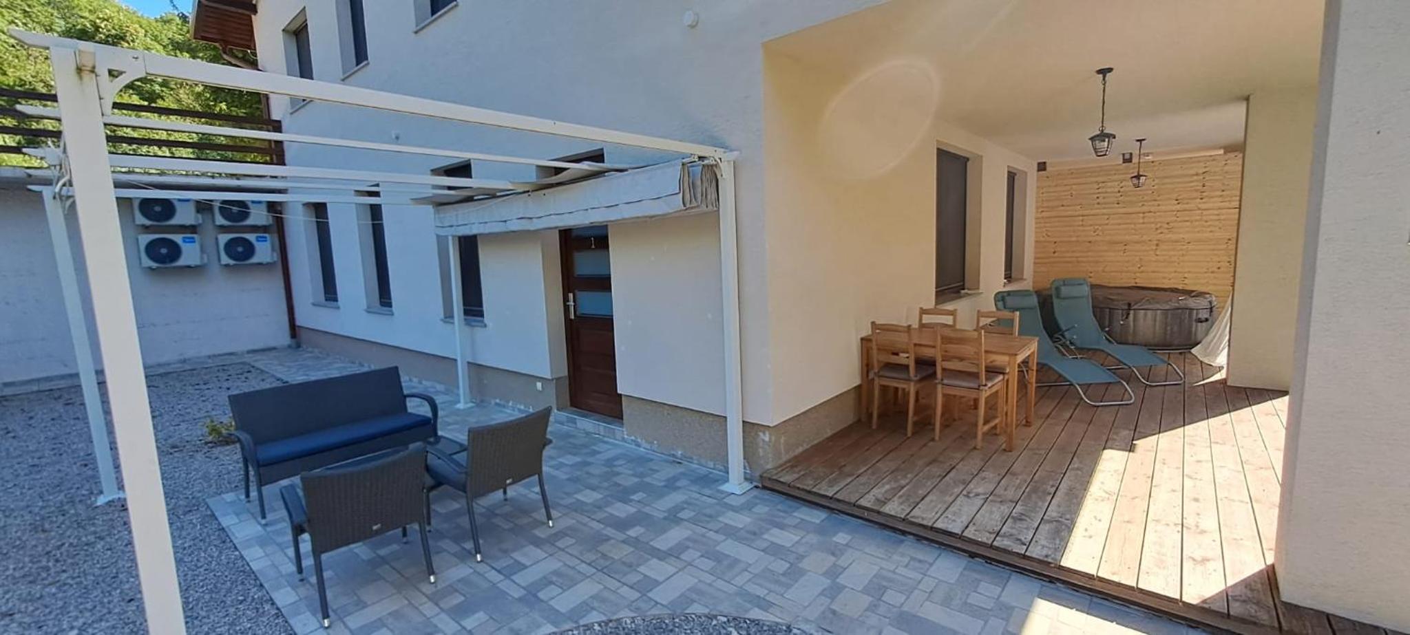 Deluxe Studio with Jacuzzi  photo 2