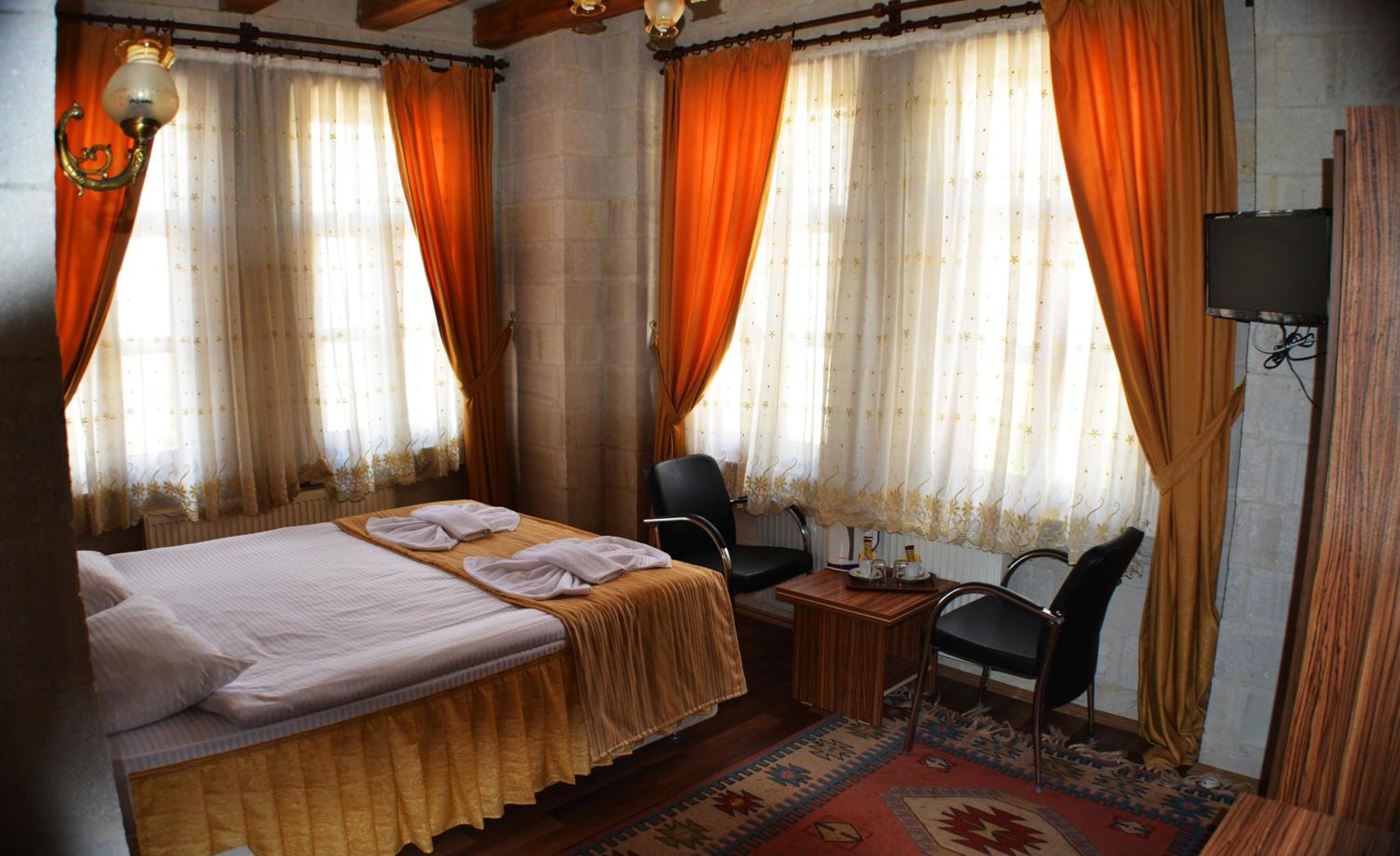 Deluxe Double Room with Bath photo 2