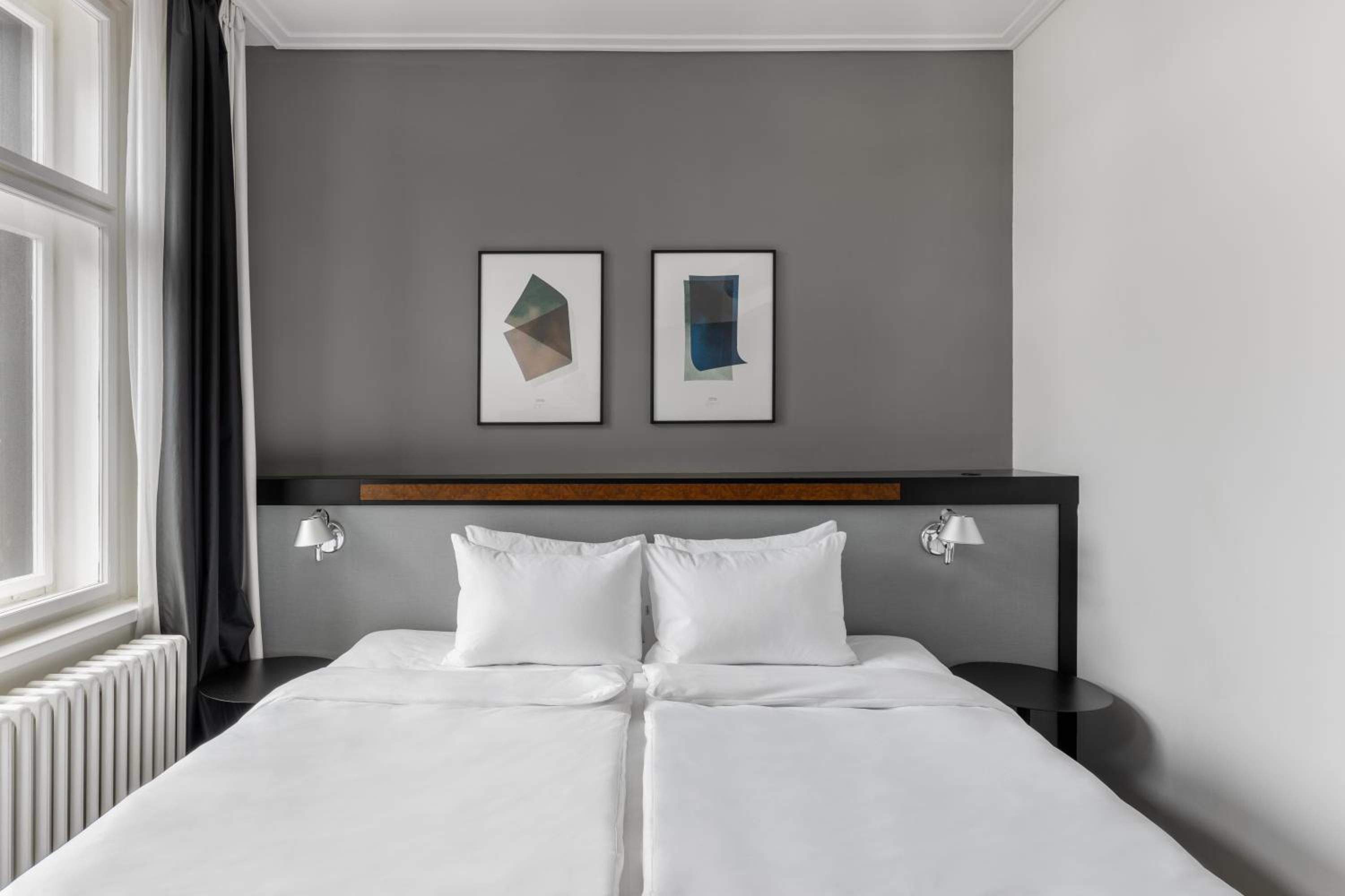 Extra Large Room with Sofa Bed