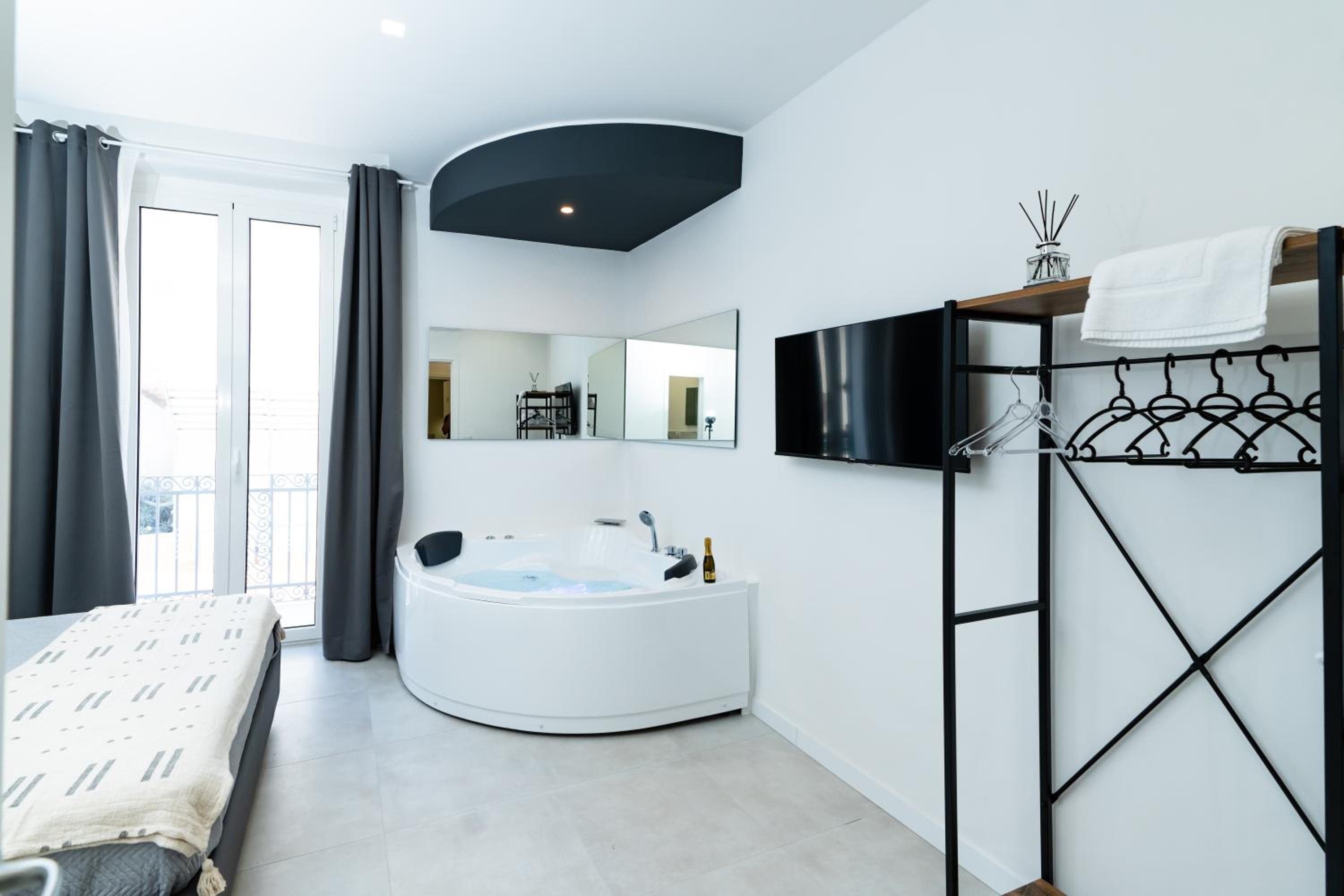 Double Room with Spa Bath