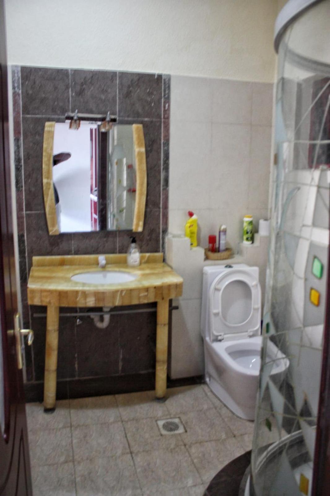 One-Bedroom Apartment - Photo 10
