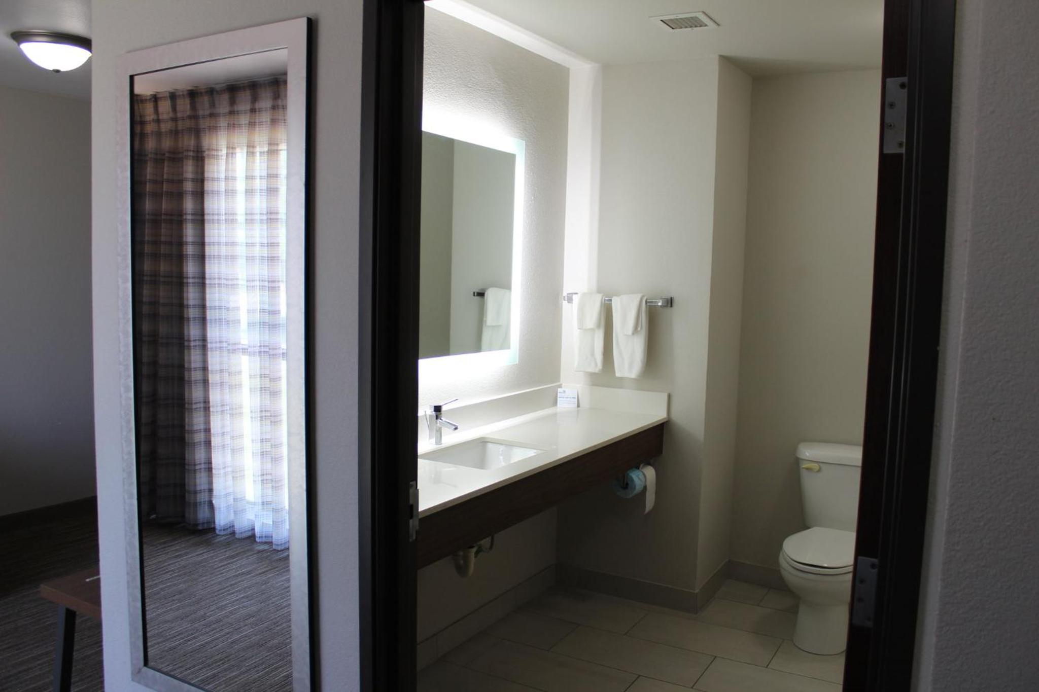 King Suite - Photo 2