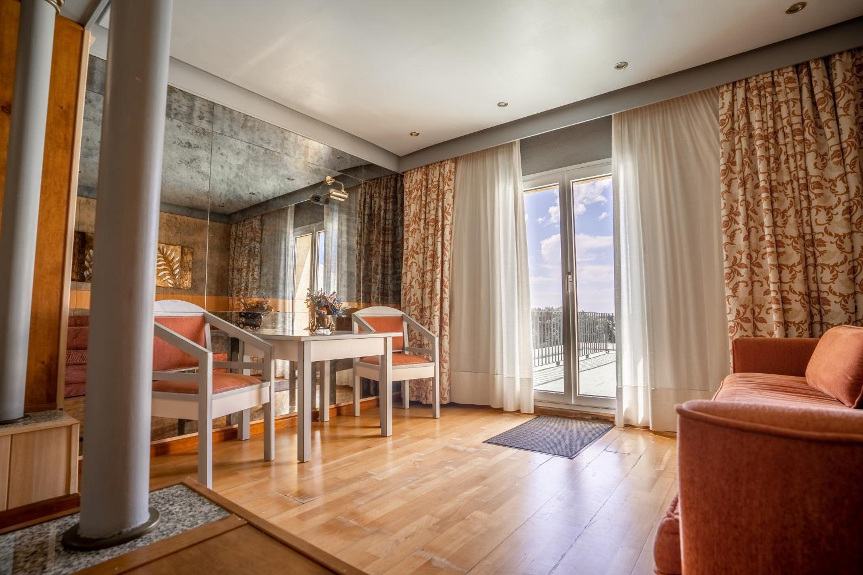 Suite Suite