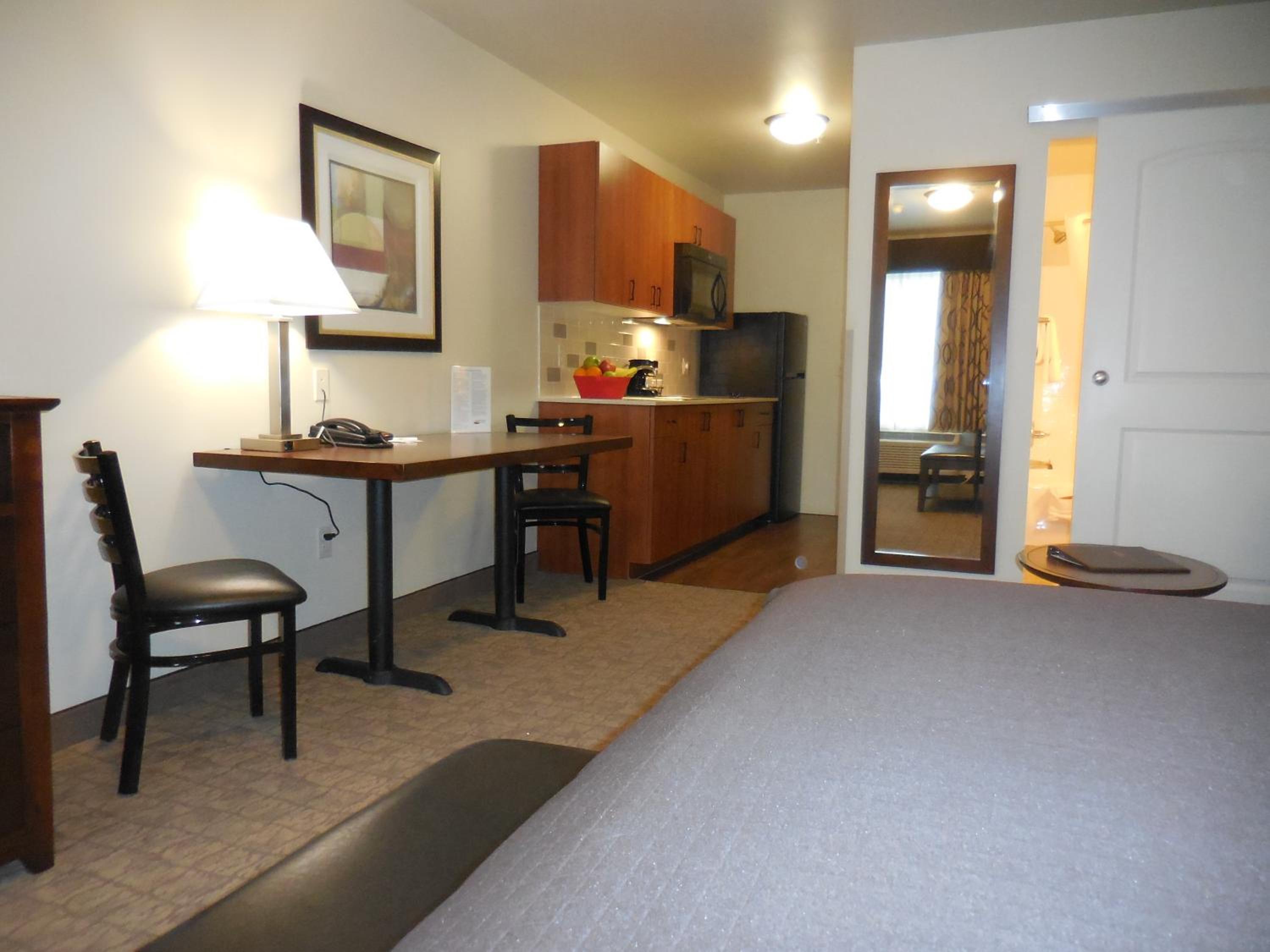 Two Queen Studio with Kitchenette photo 2