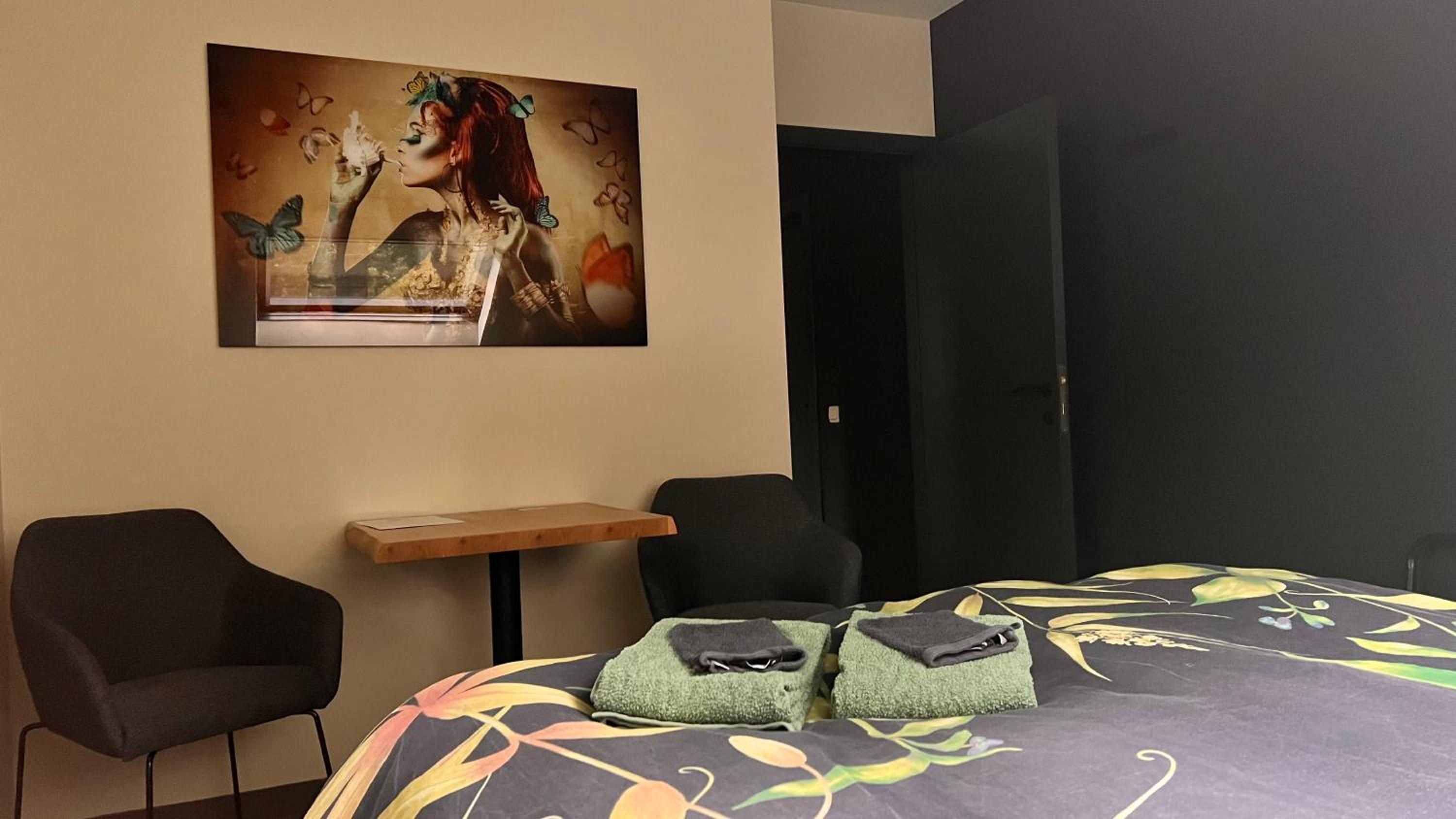 Double Room with Private Bathroom photo 2