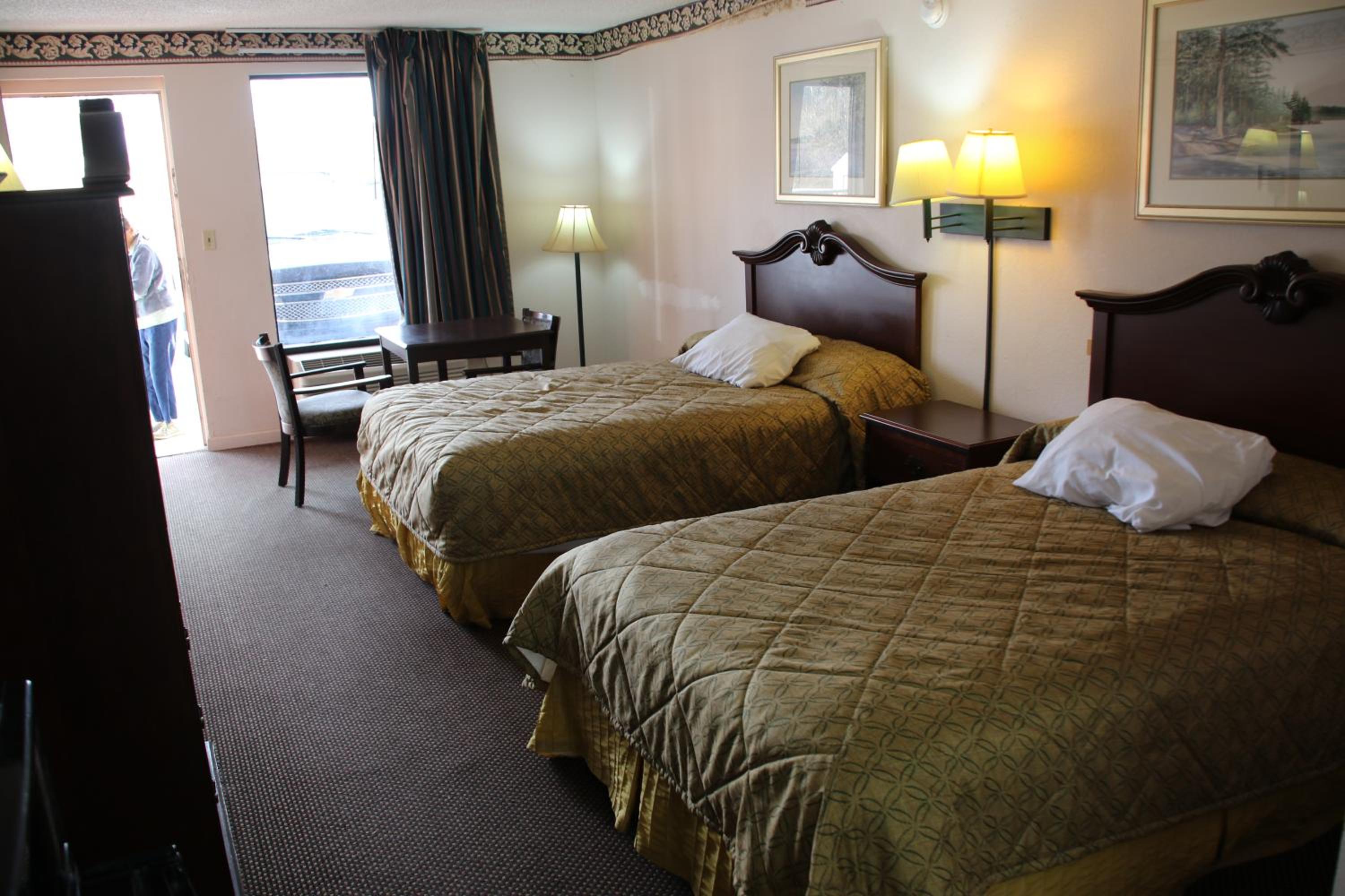2 Full Beds Non-Smoking photo 1