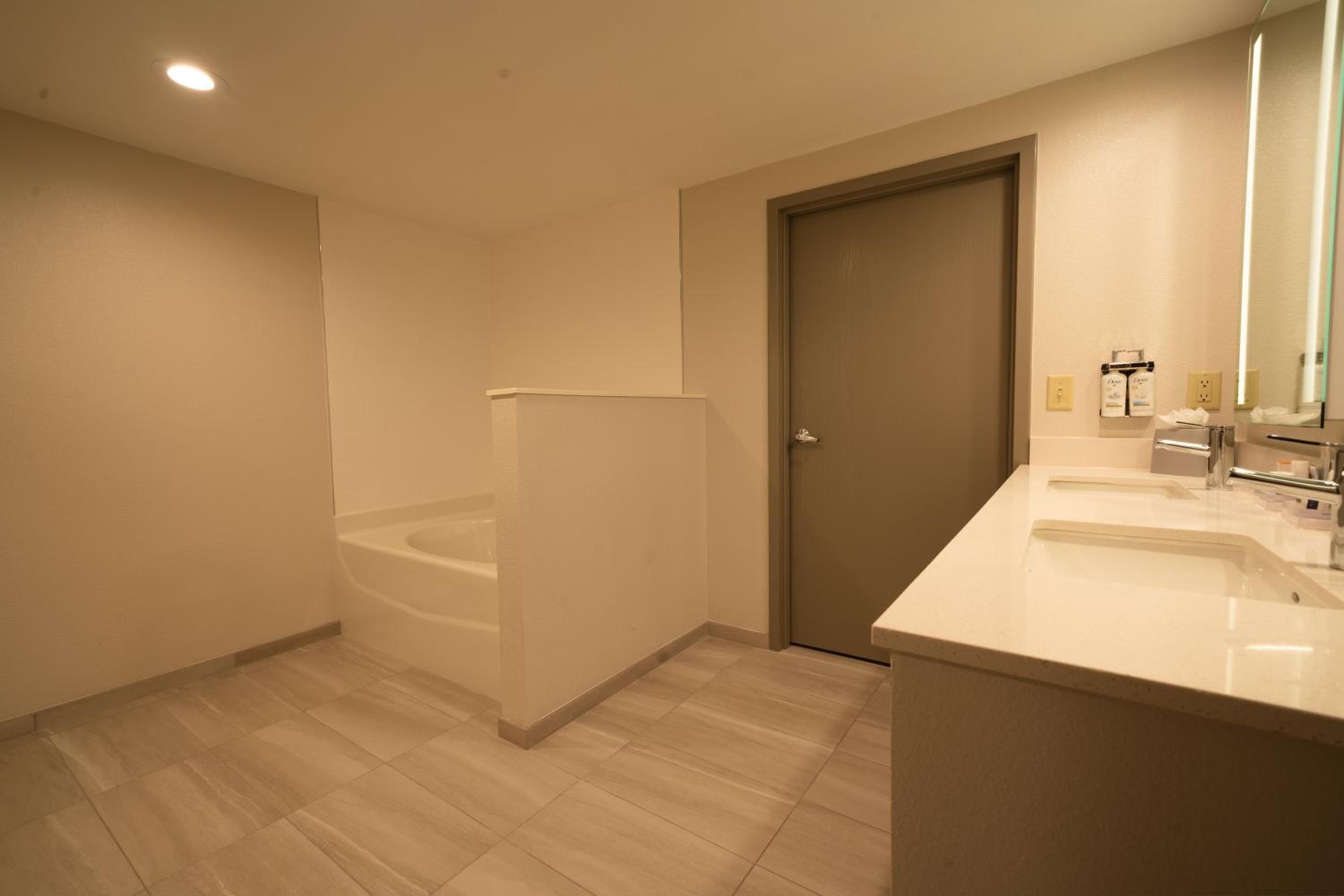 Suite with Two Beds - Non-Smoking - Photo 4