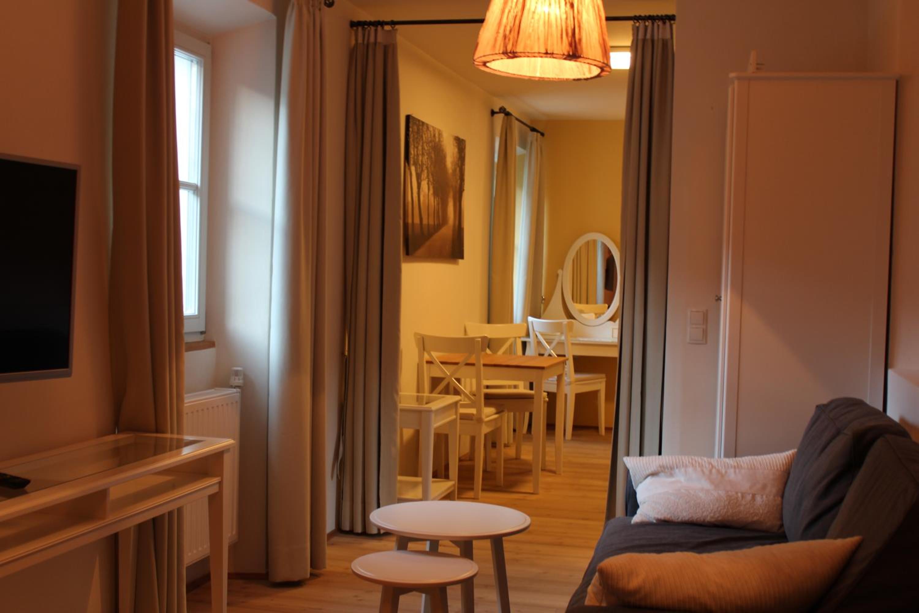 Studio Apartment - Photo 8