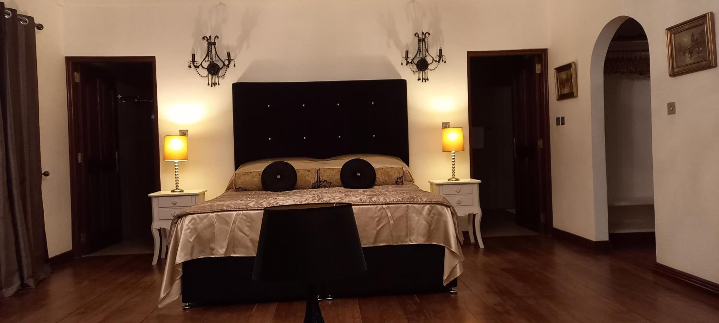 Executive Suite photo 2