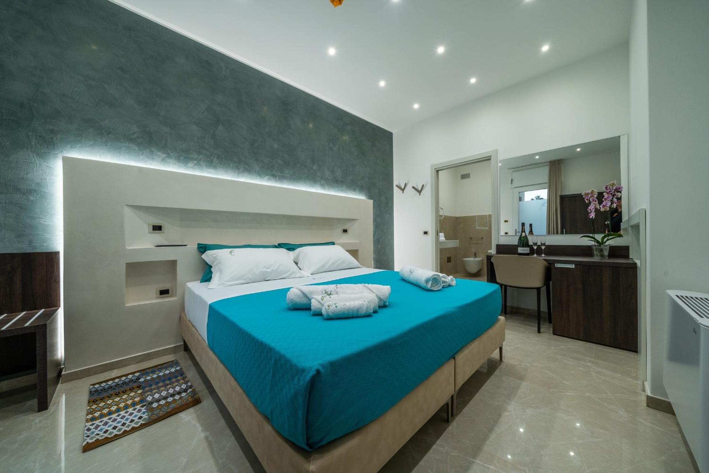Double Room with Private Bathroom photo 3