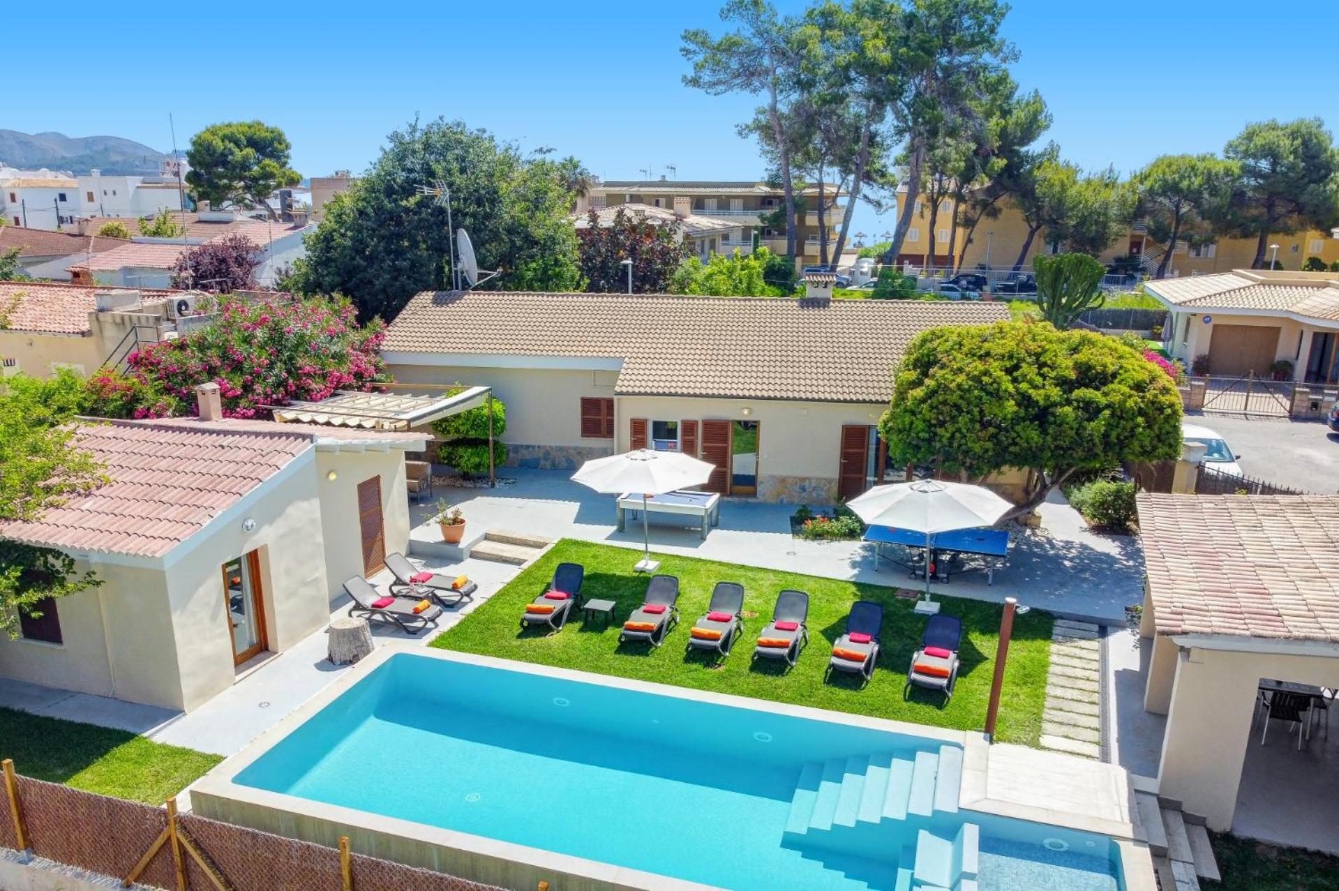 Villa photo 2