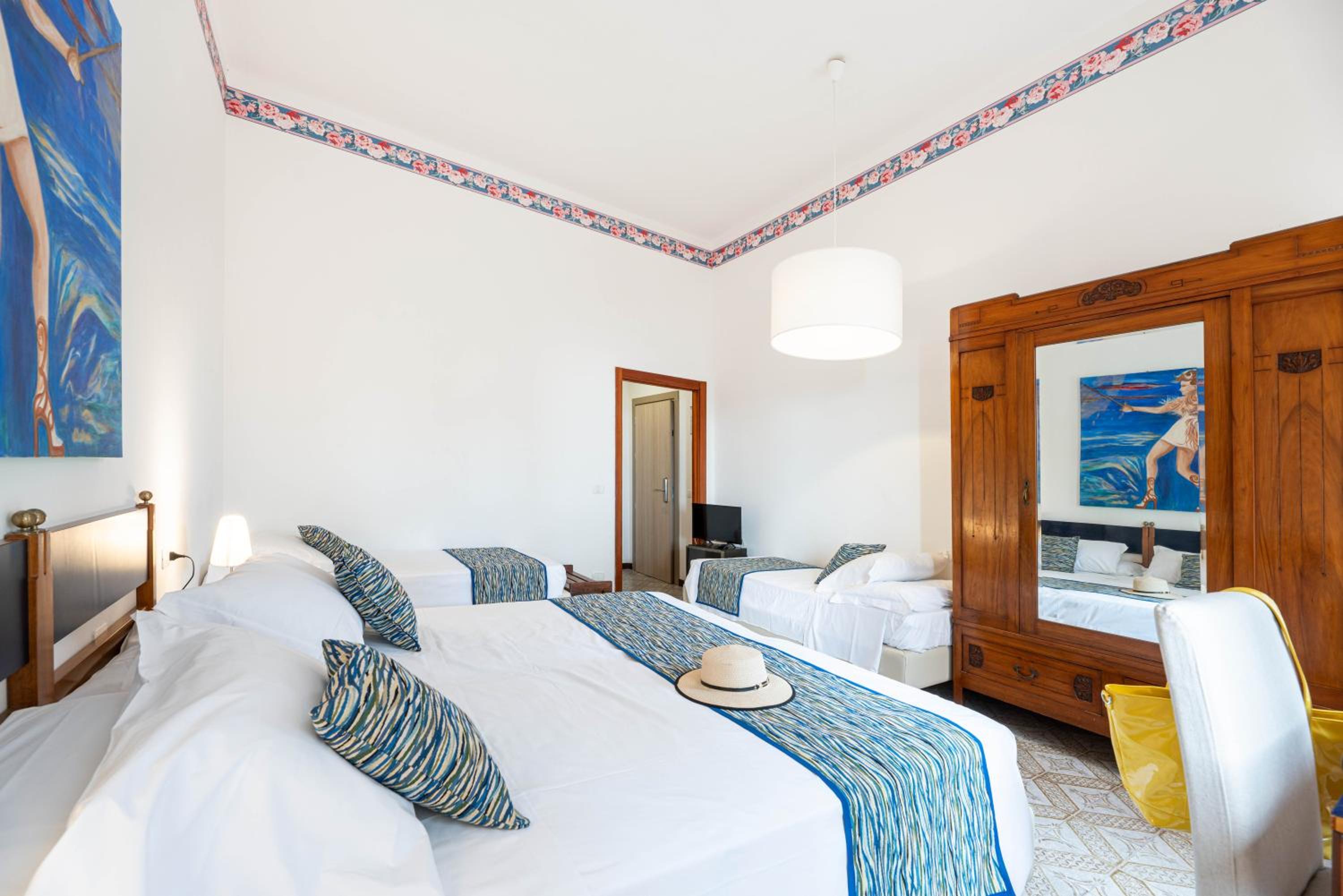 Quadruple Room - Photo 3
