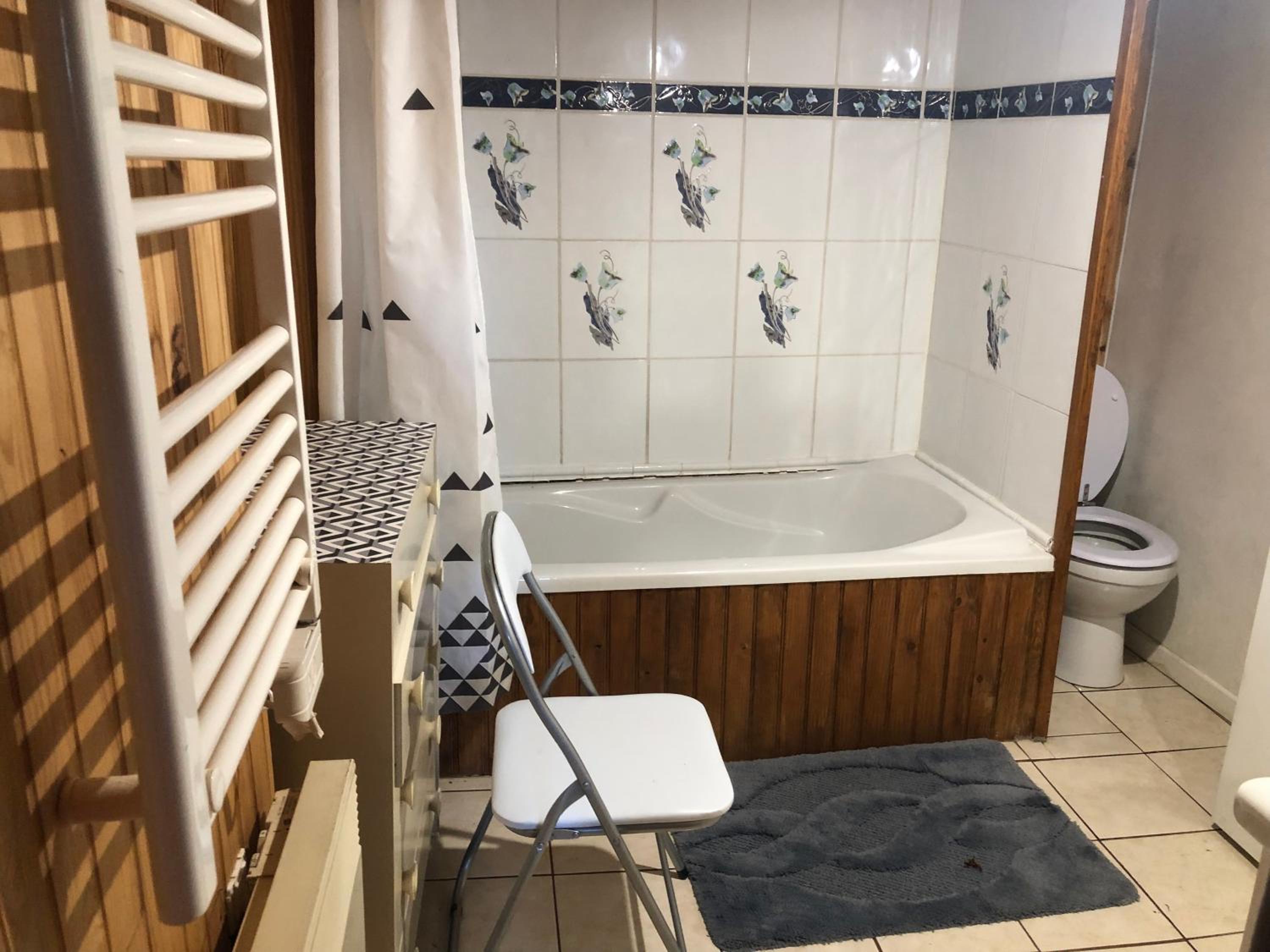 Single Room with Bathroom photo 1