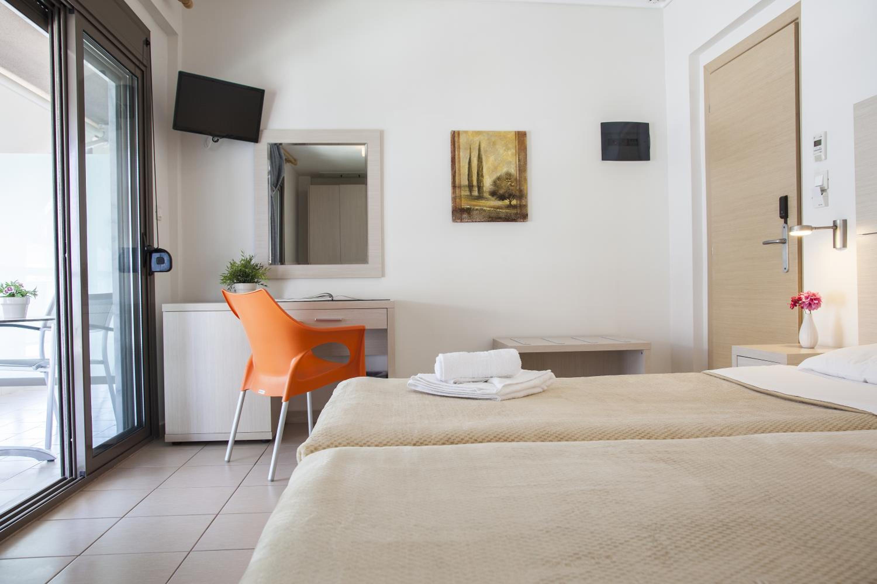 Double Room - Photo 4