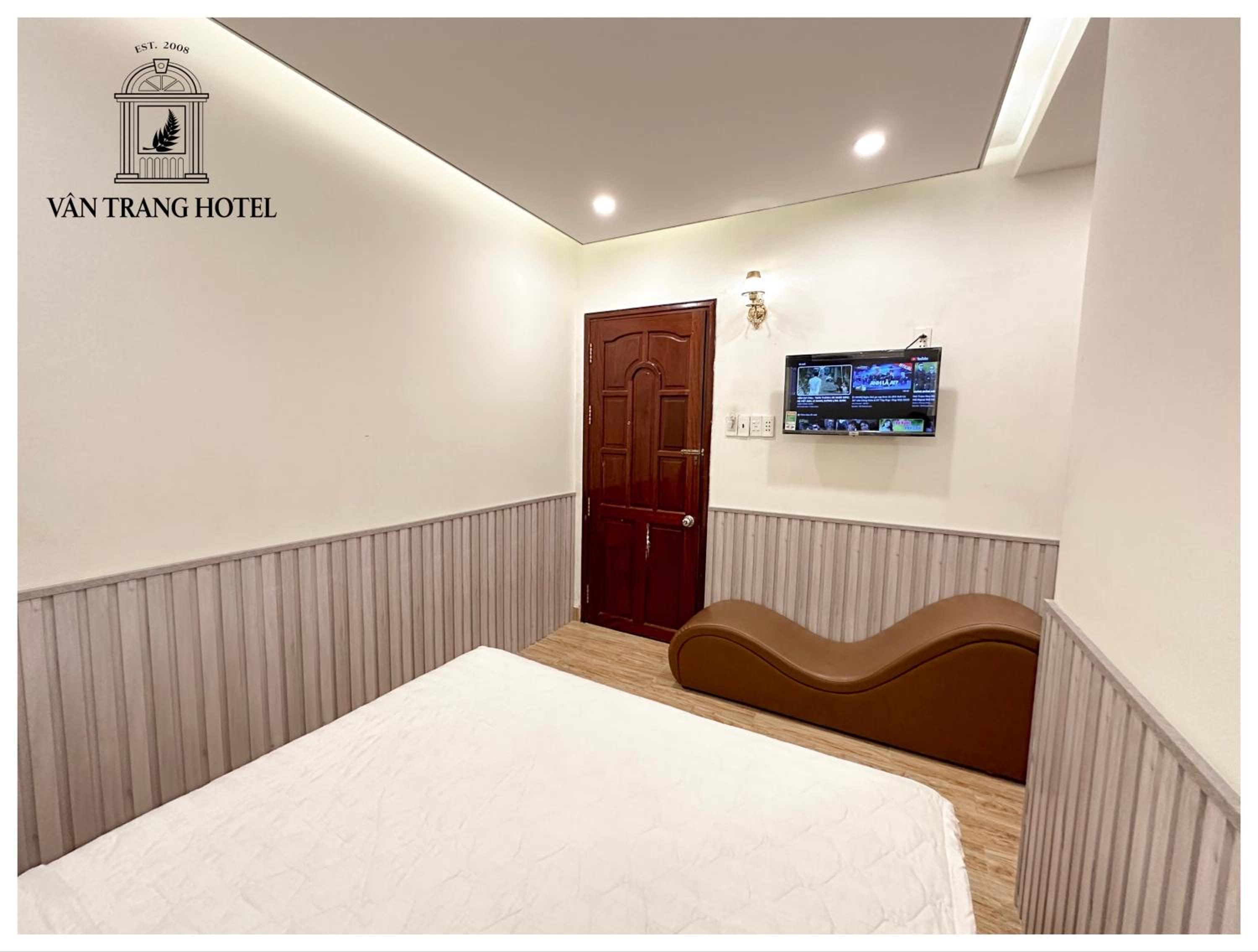 Standard King Room photo 2