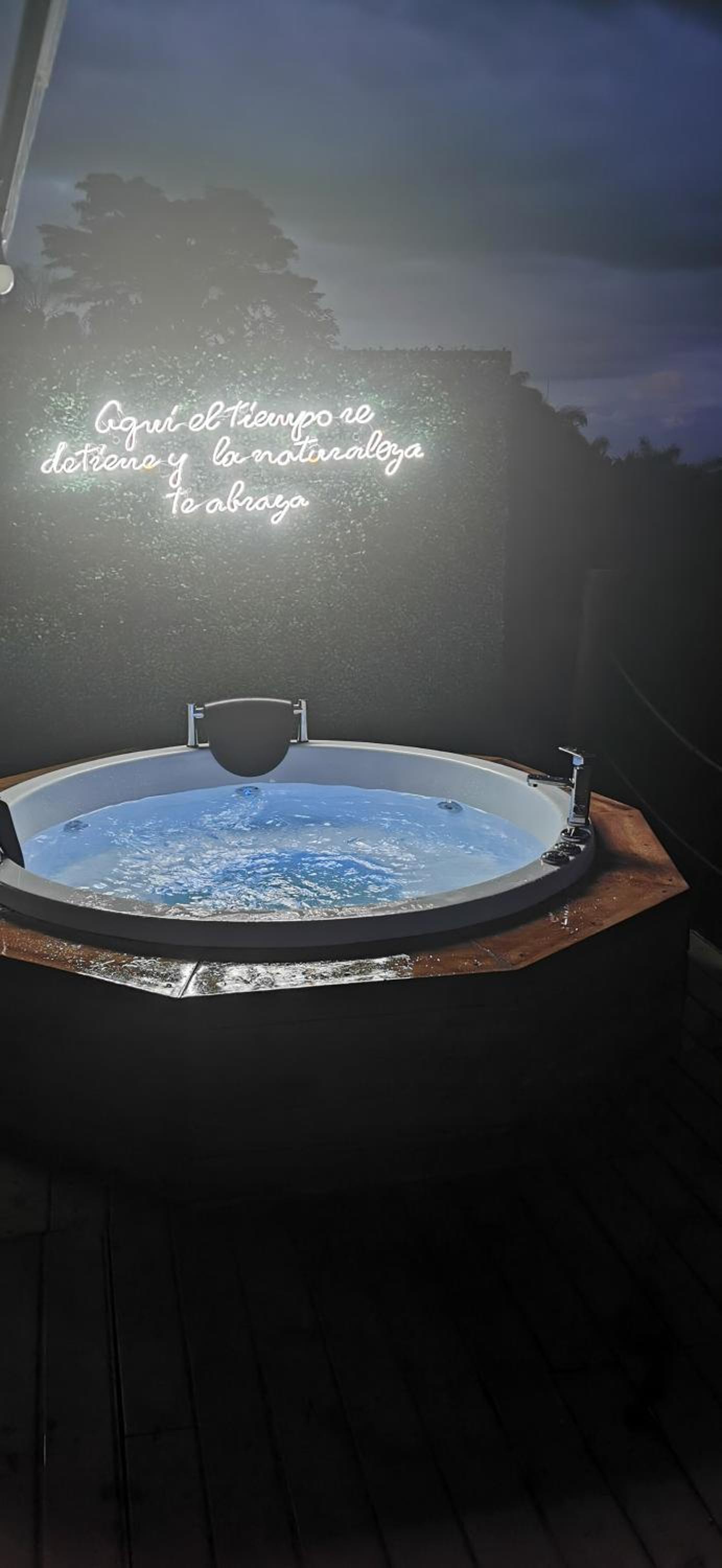 Double Room with Spa Bath photo 3