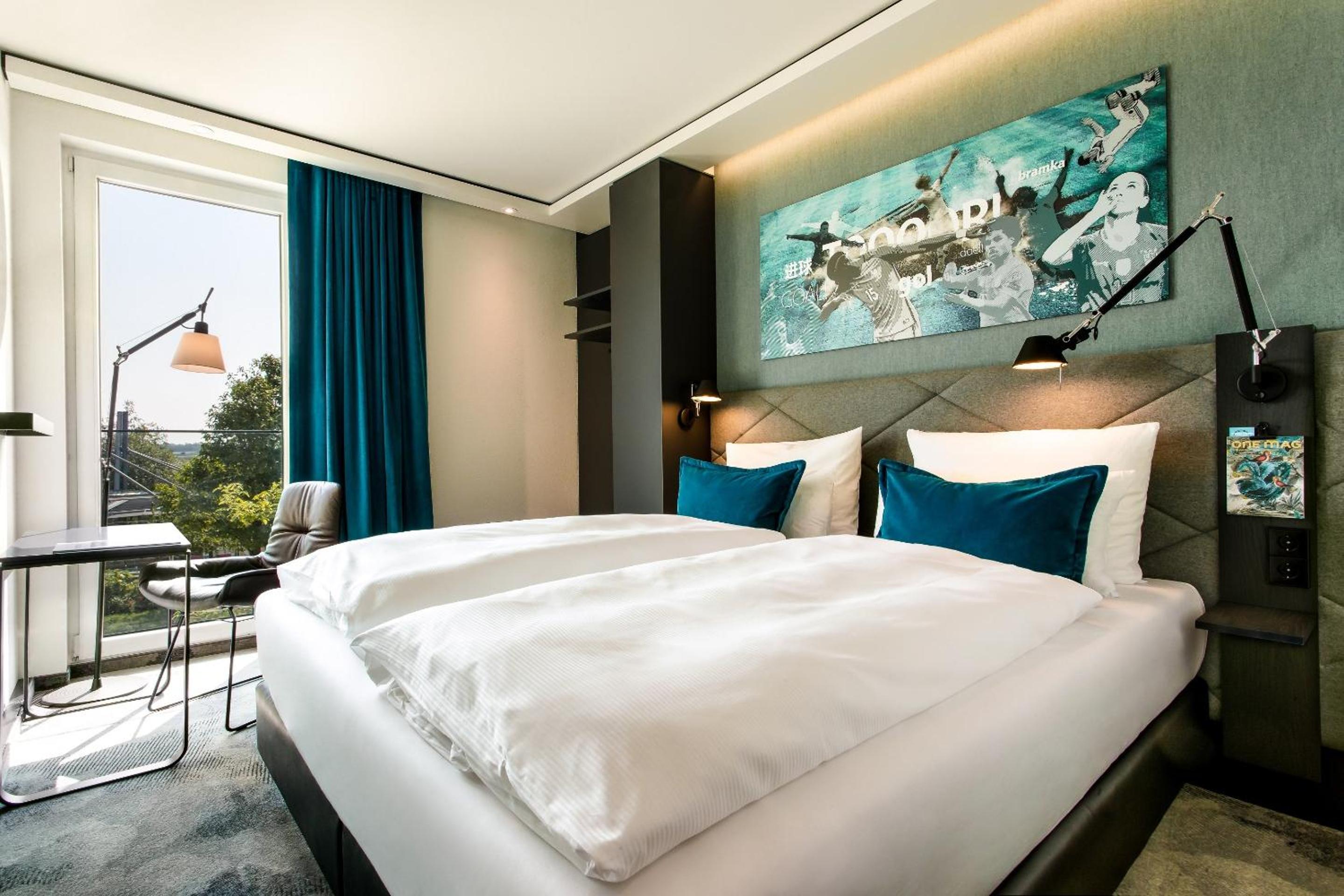 Room with King Size bed photo 2