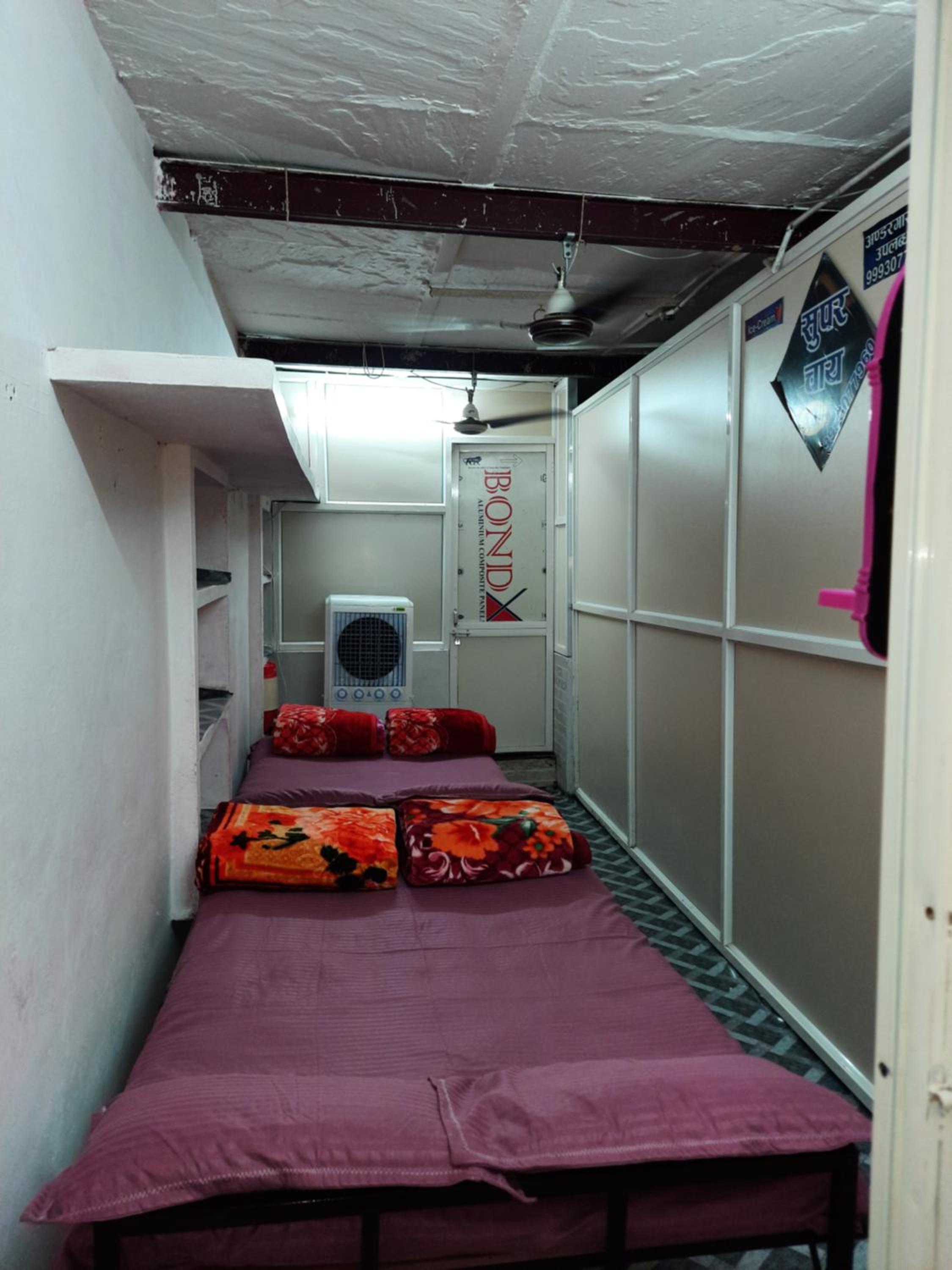Quadruple Room with Private Bathroom photo 1