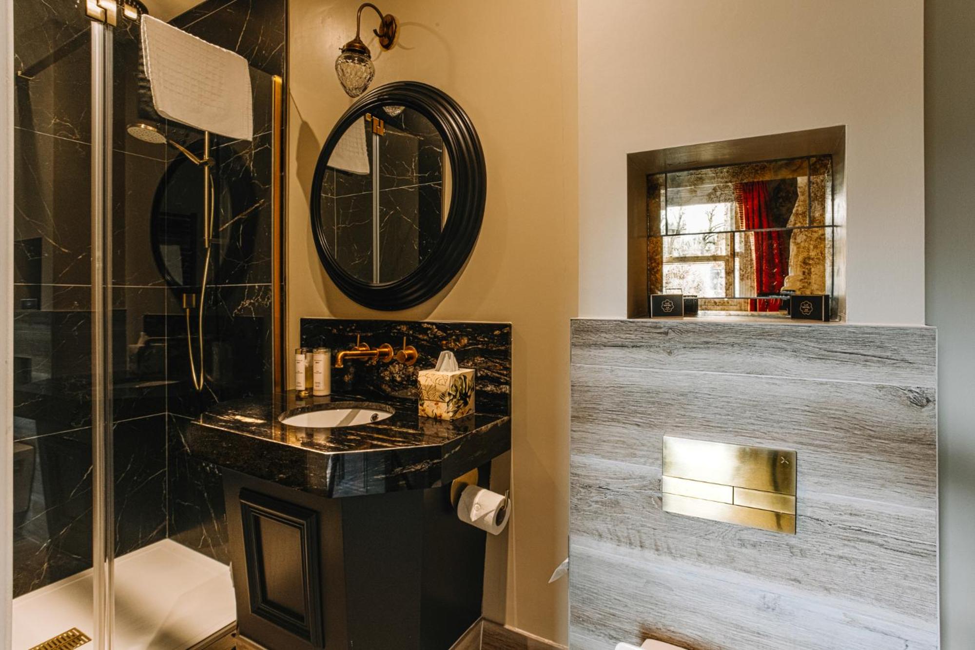 Double Room with Private Bathroom photo 2
