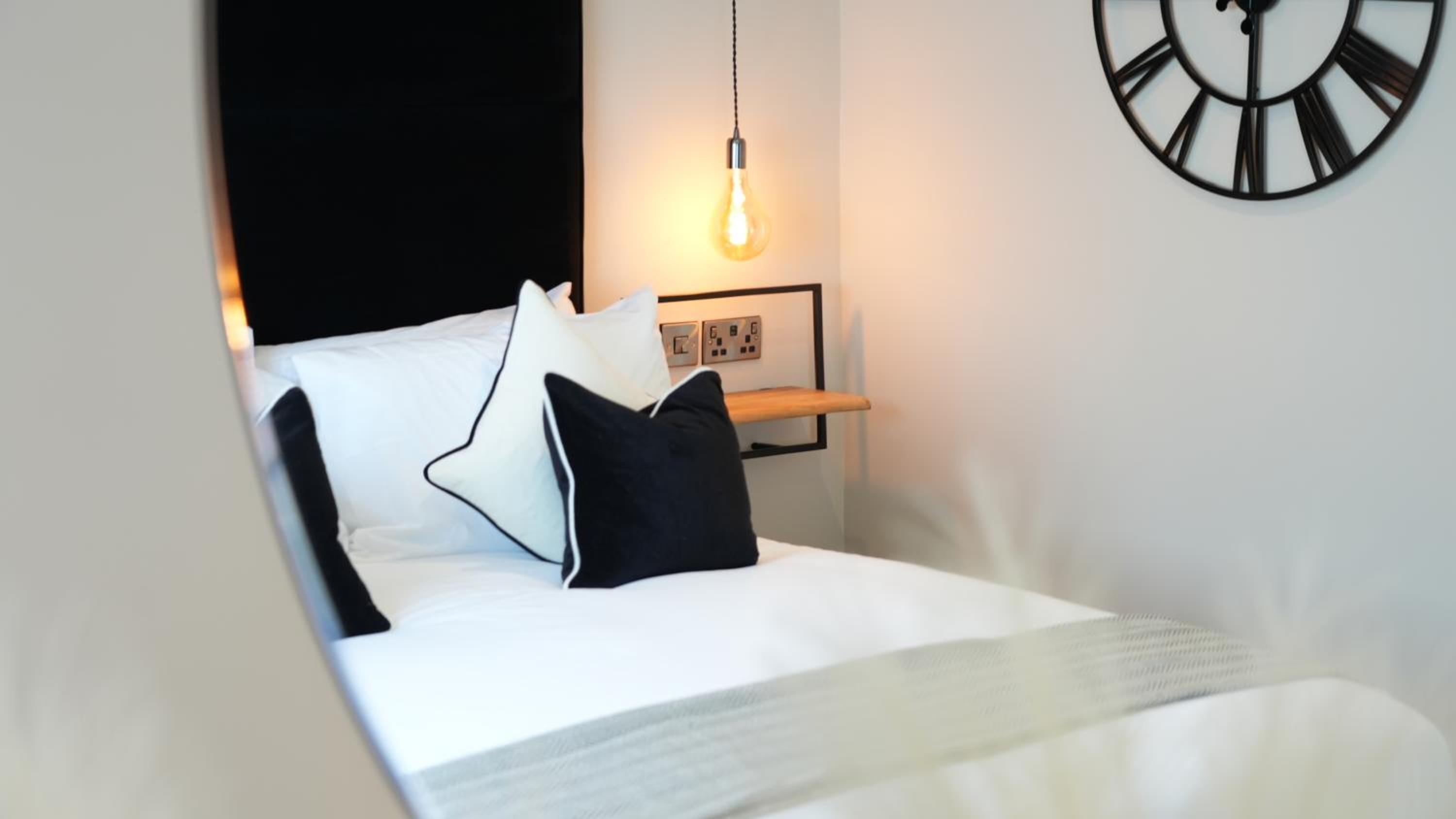Studio Apartment - Photo 9